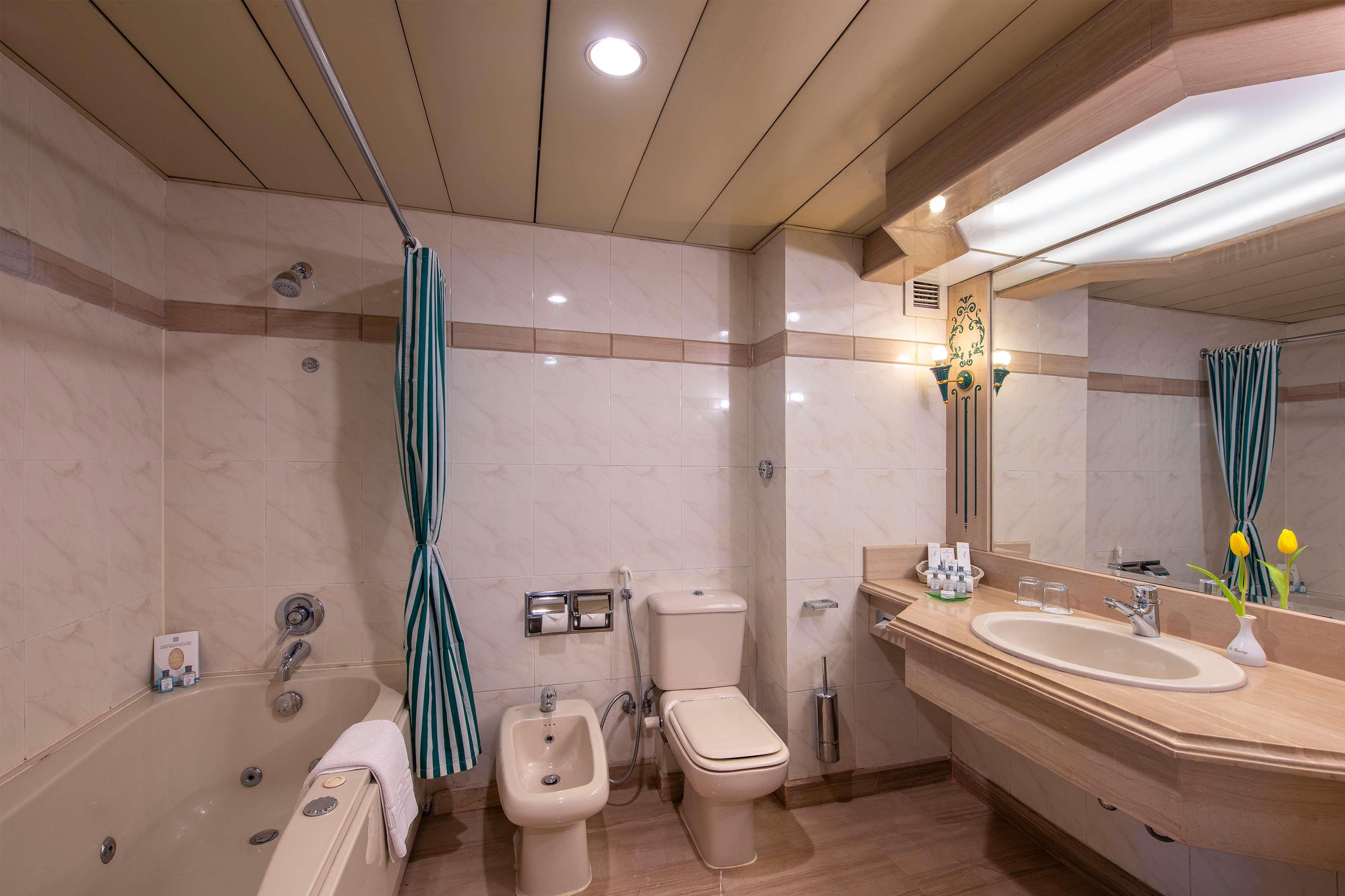 Junior Suite with Views