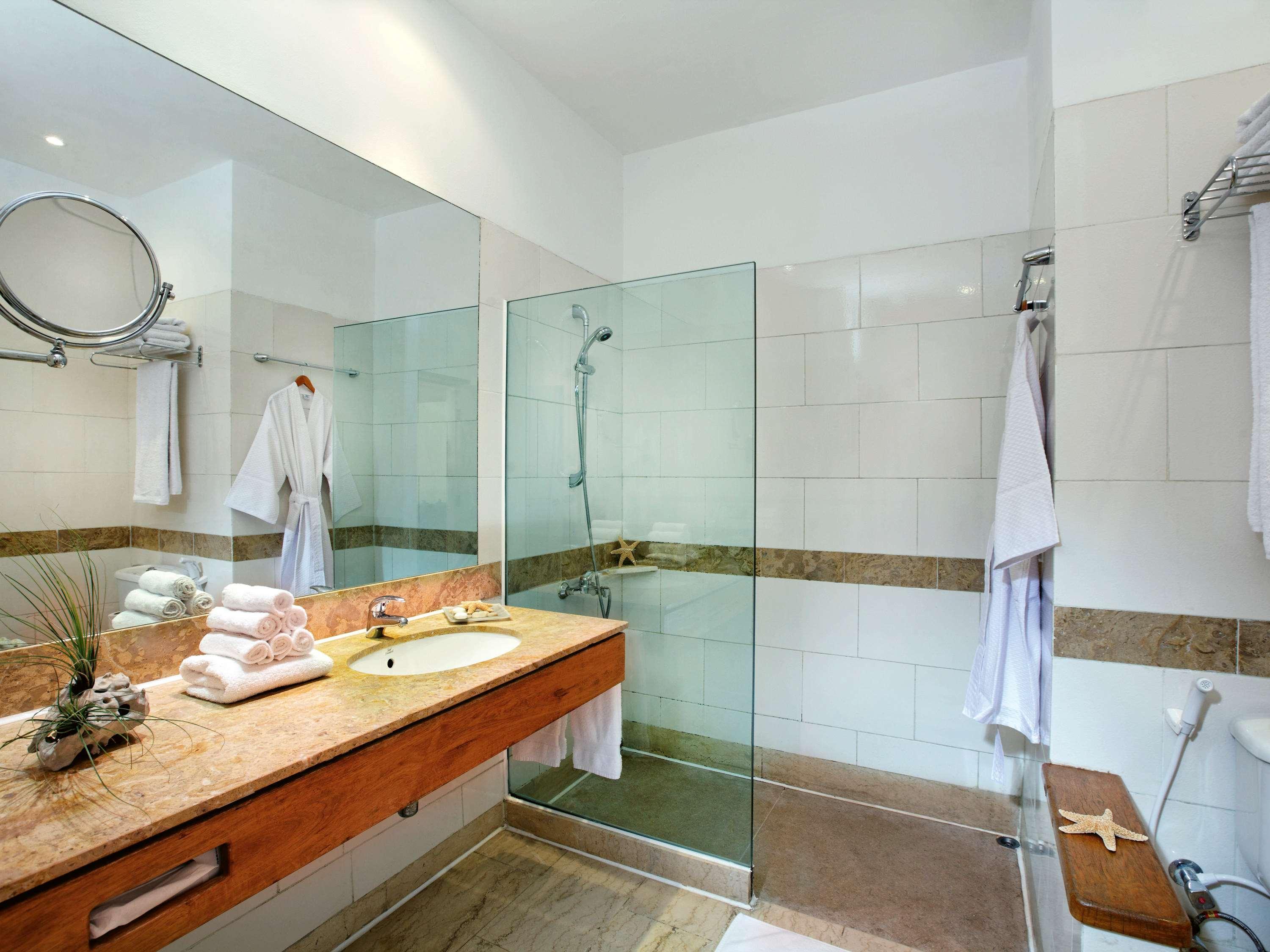 Suite Ocean View King Bed