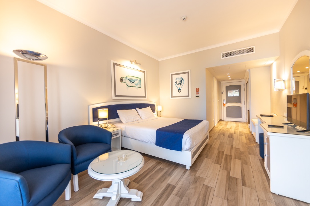 Single Superior Pool View