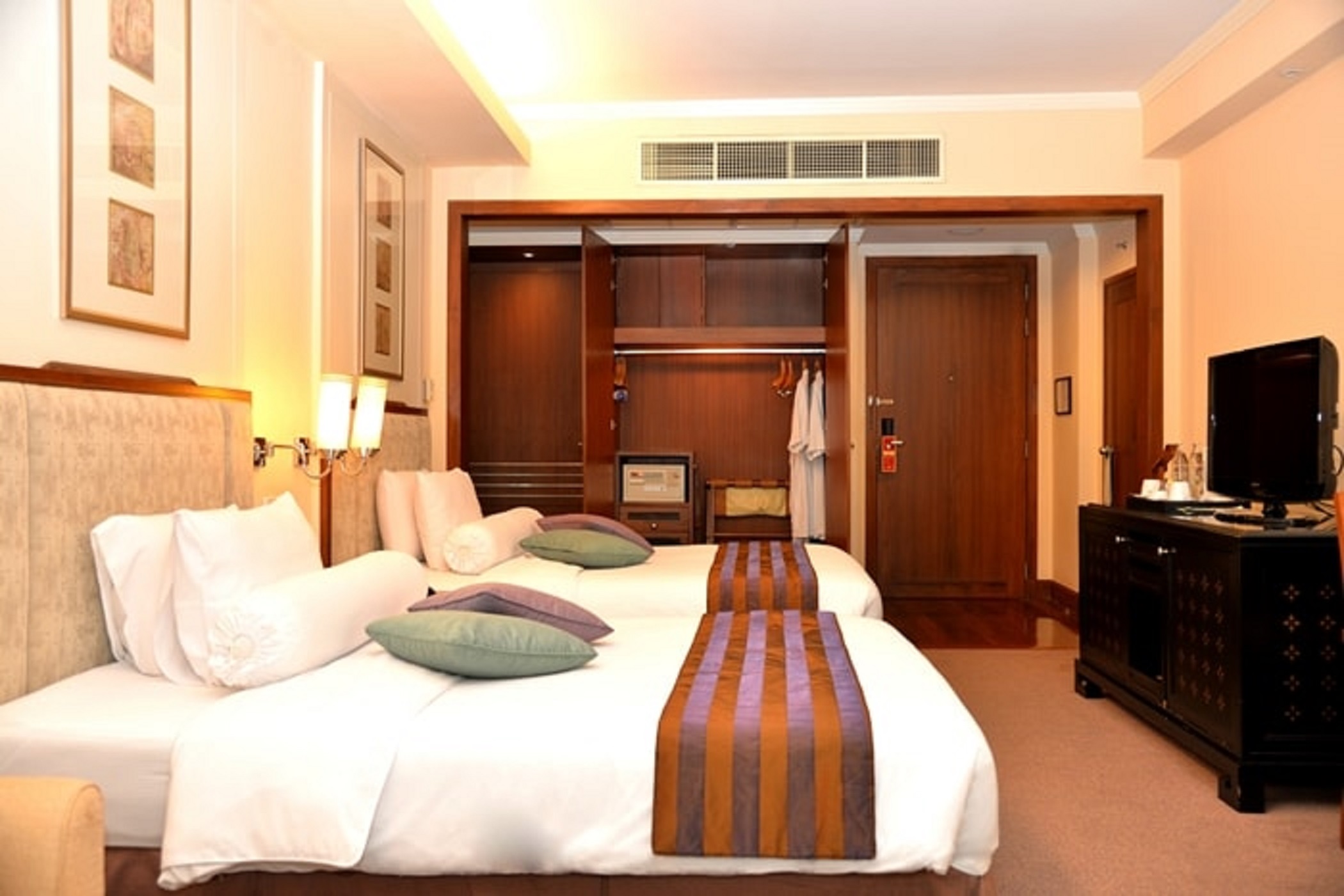 Double or Twin Club Land View