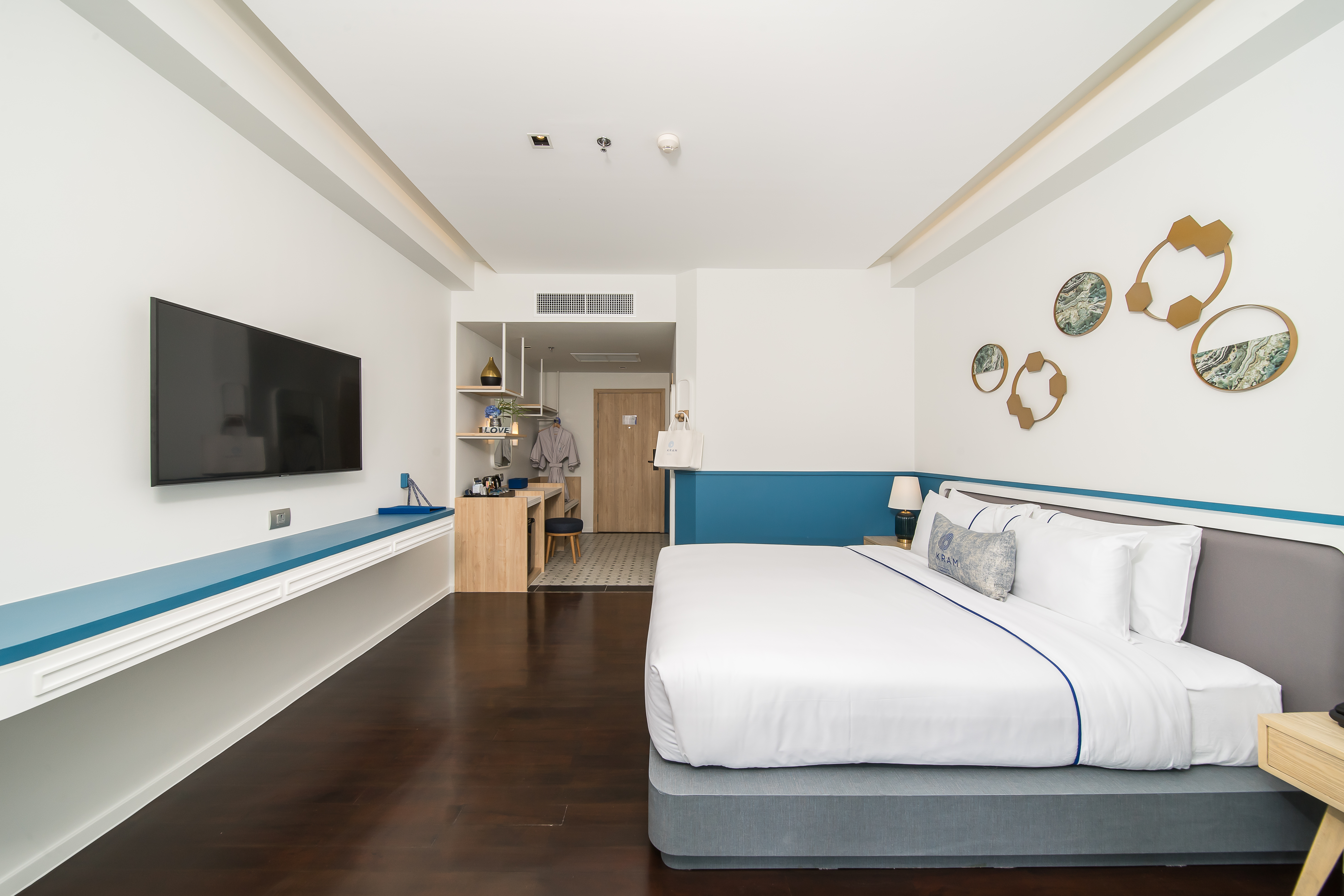 Double Deluxe Pool View