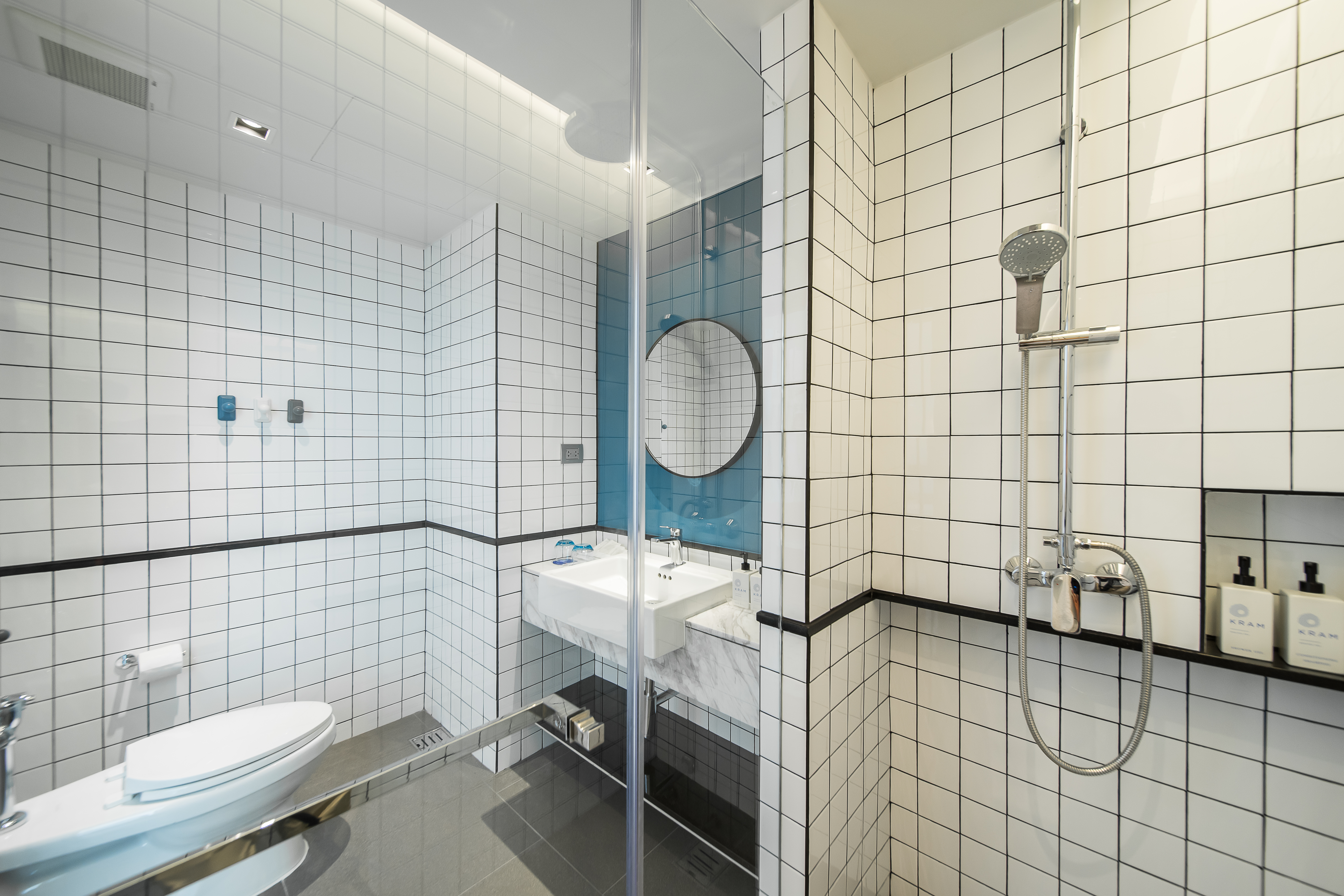 Twin Deluxe Two Beds