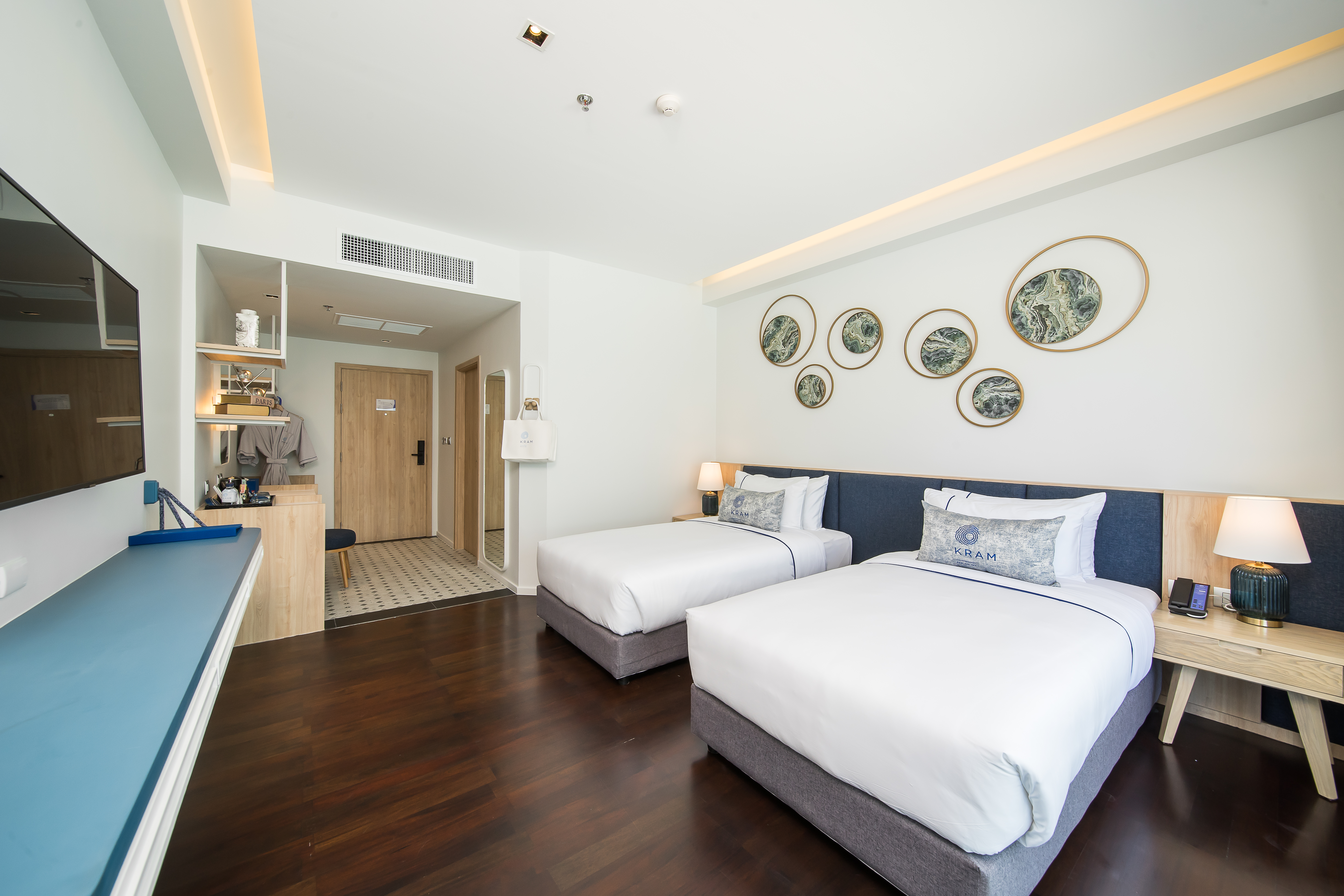 Twin Deluxe Two Beds