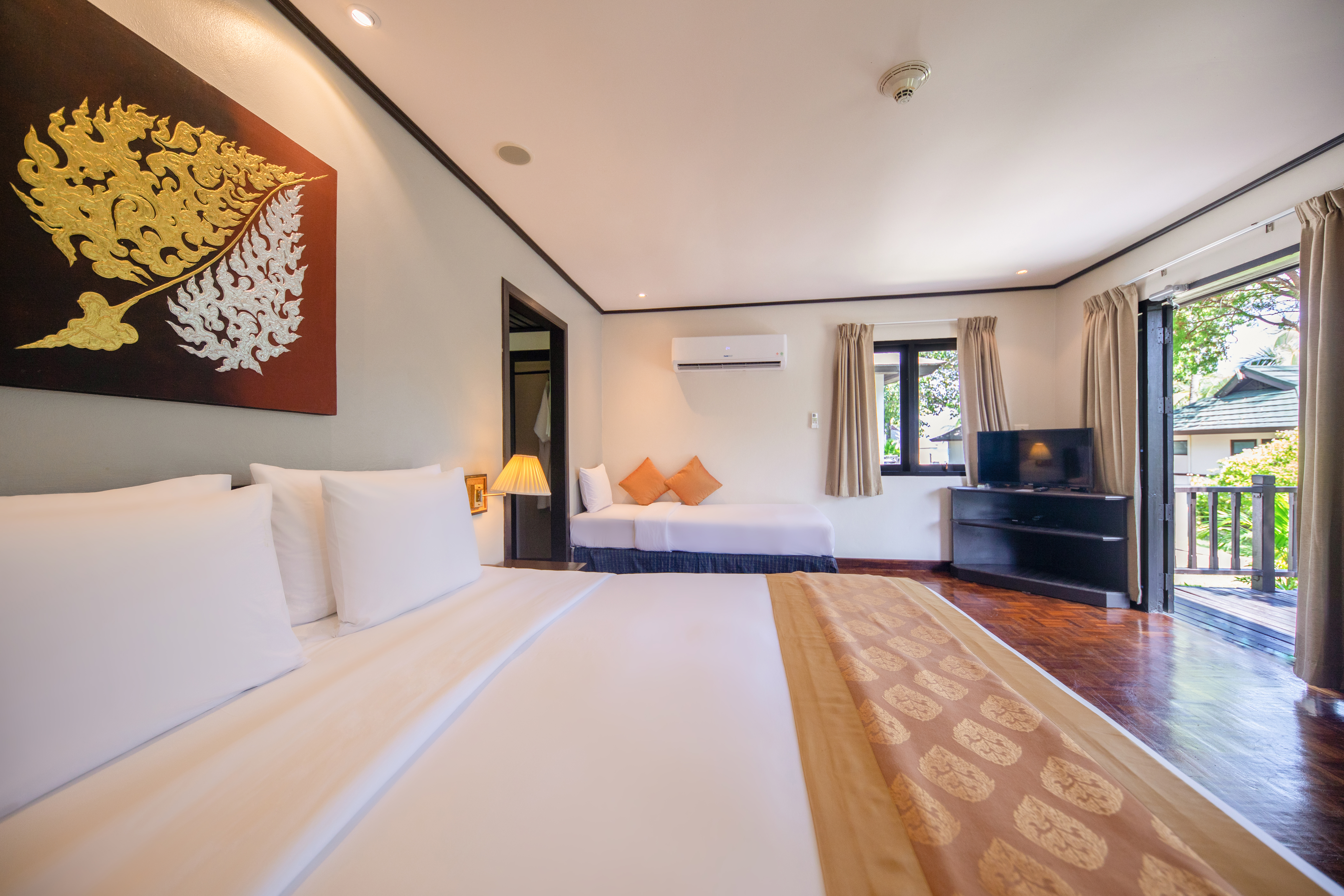 Bungalow Garden View