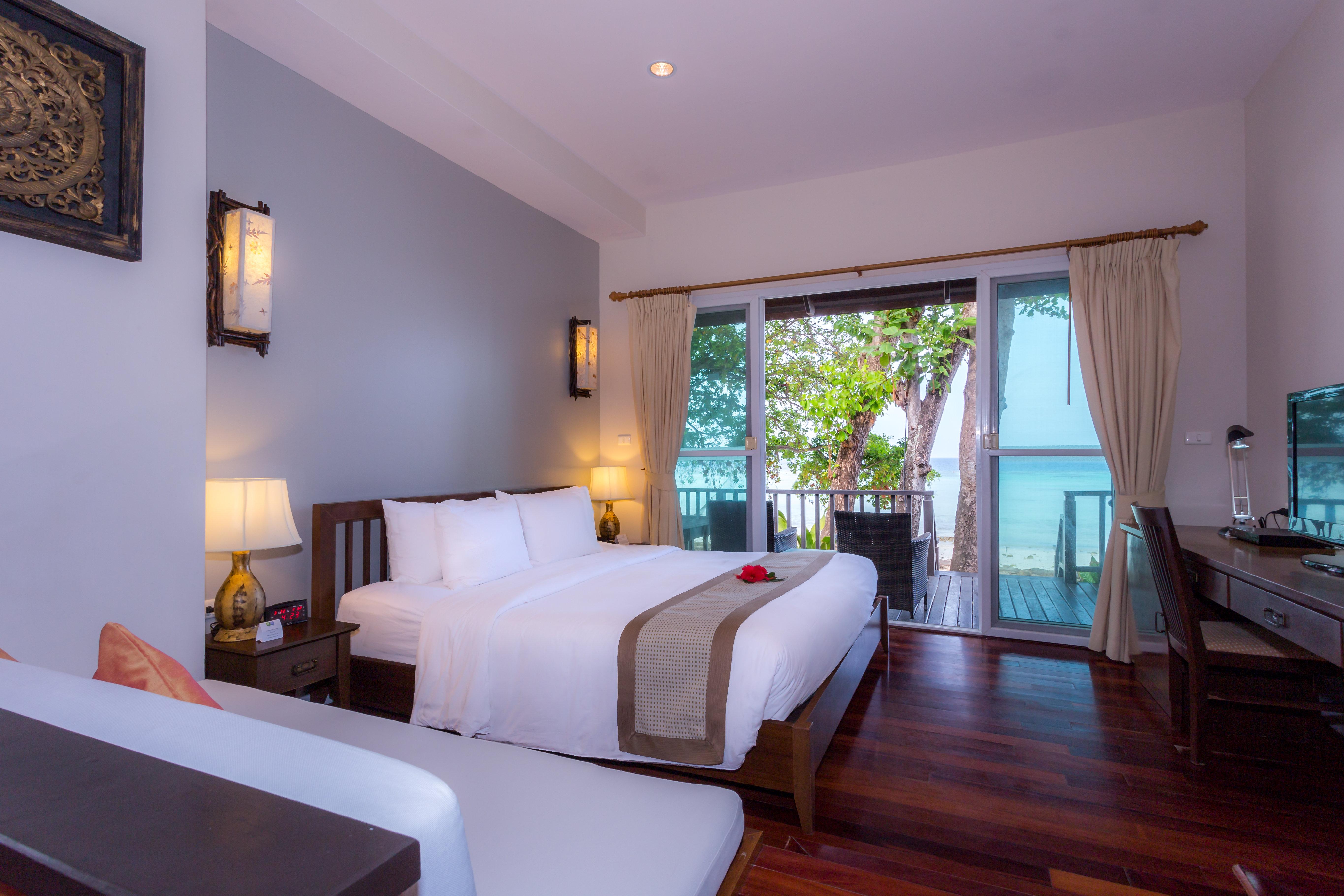 Studio King Size Bed