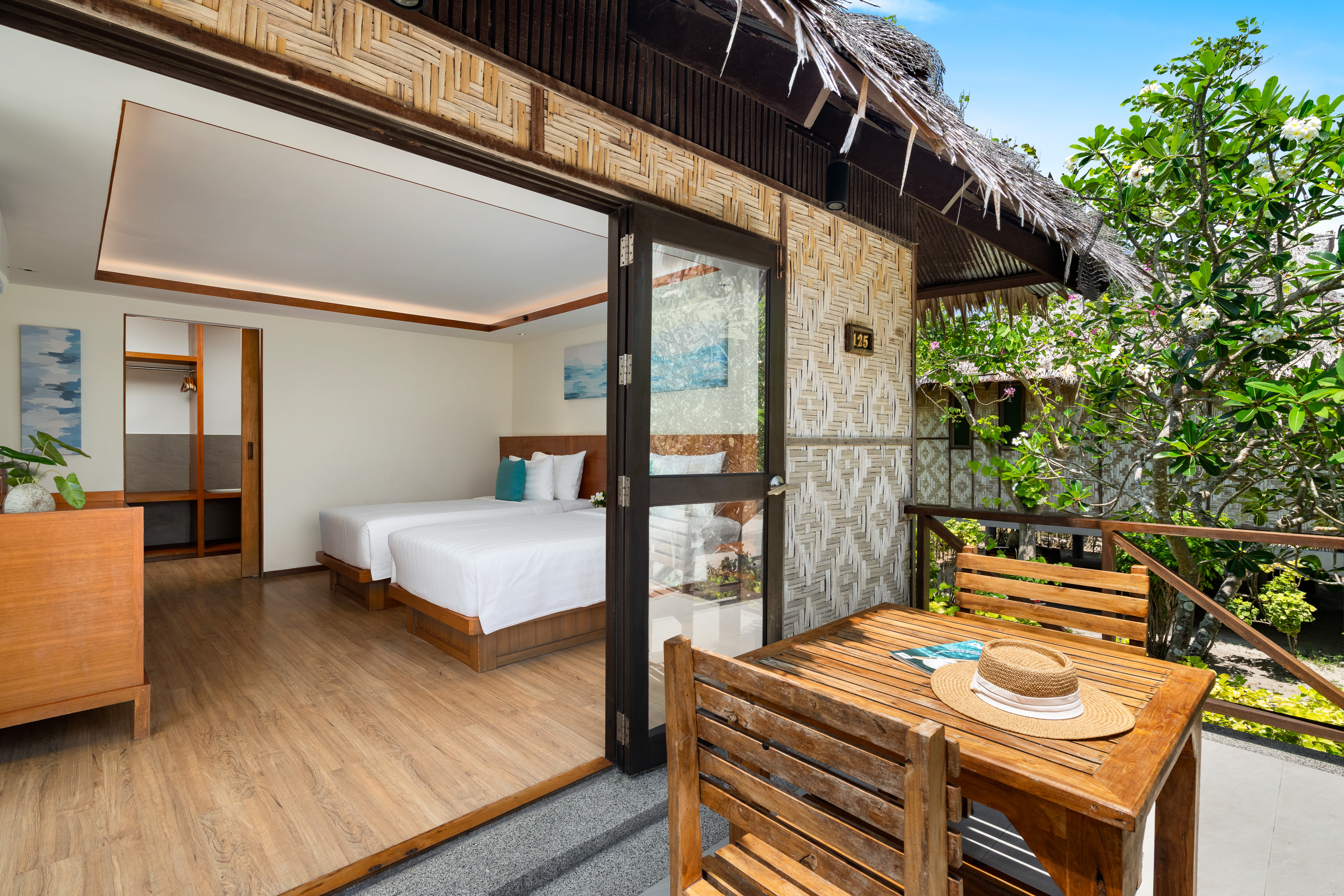 Twin Deluxe Sea View