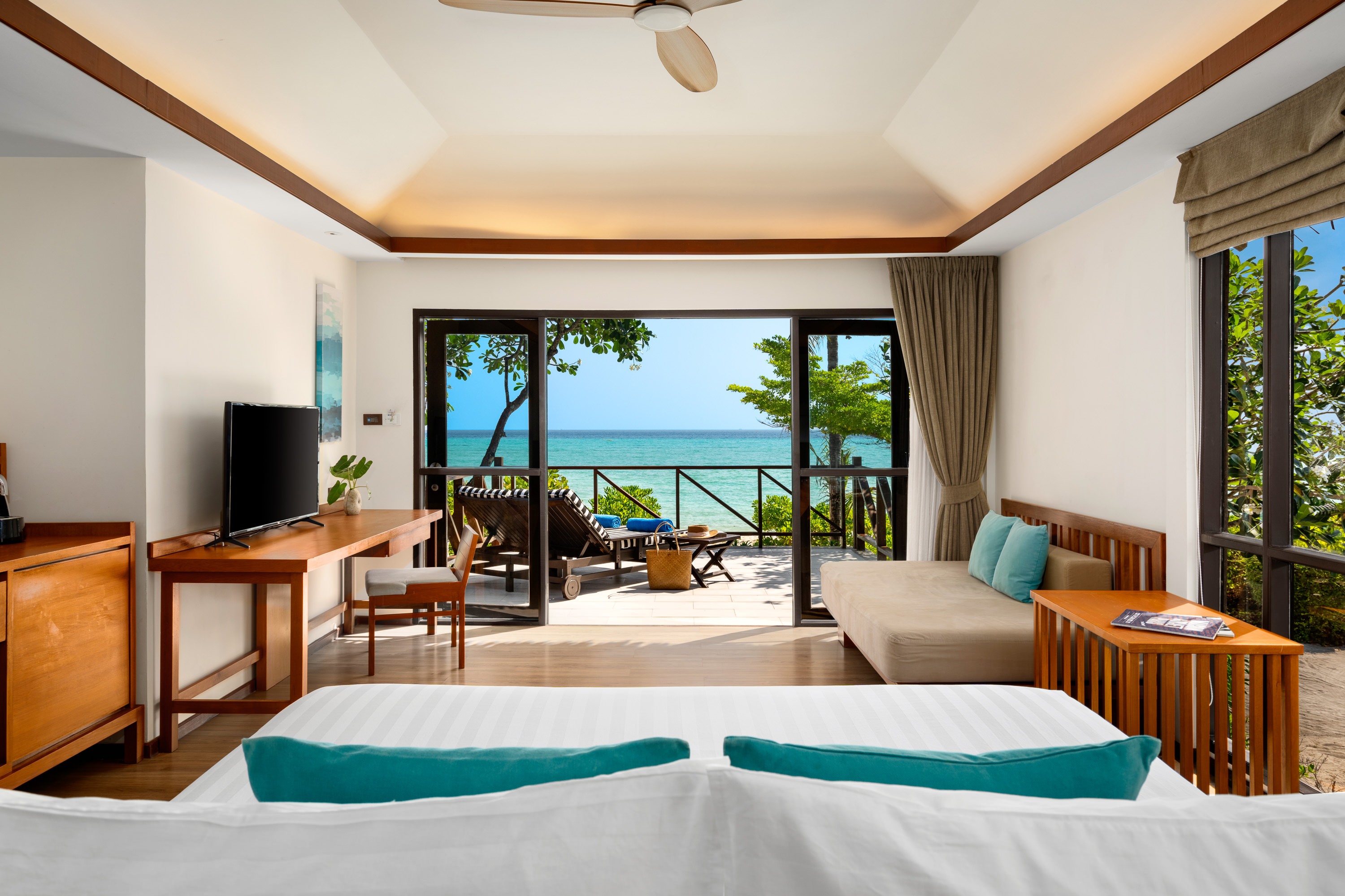 Junior Suite Beach Front