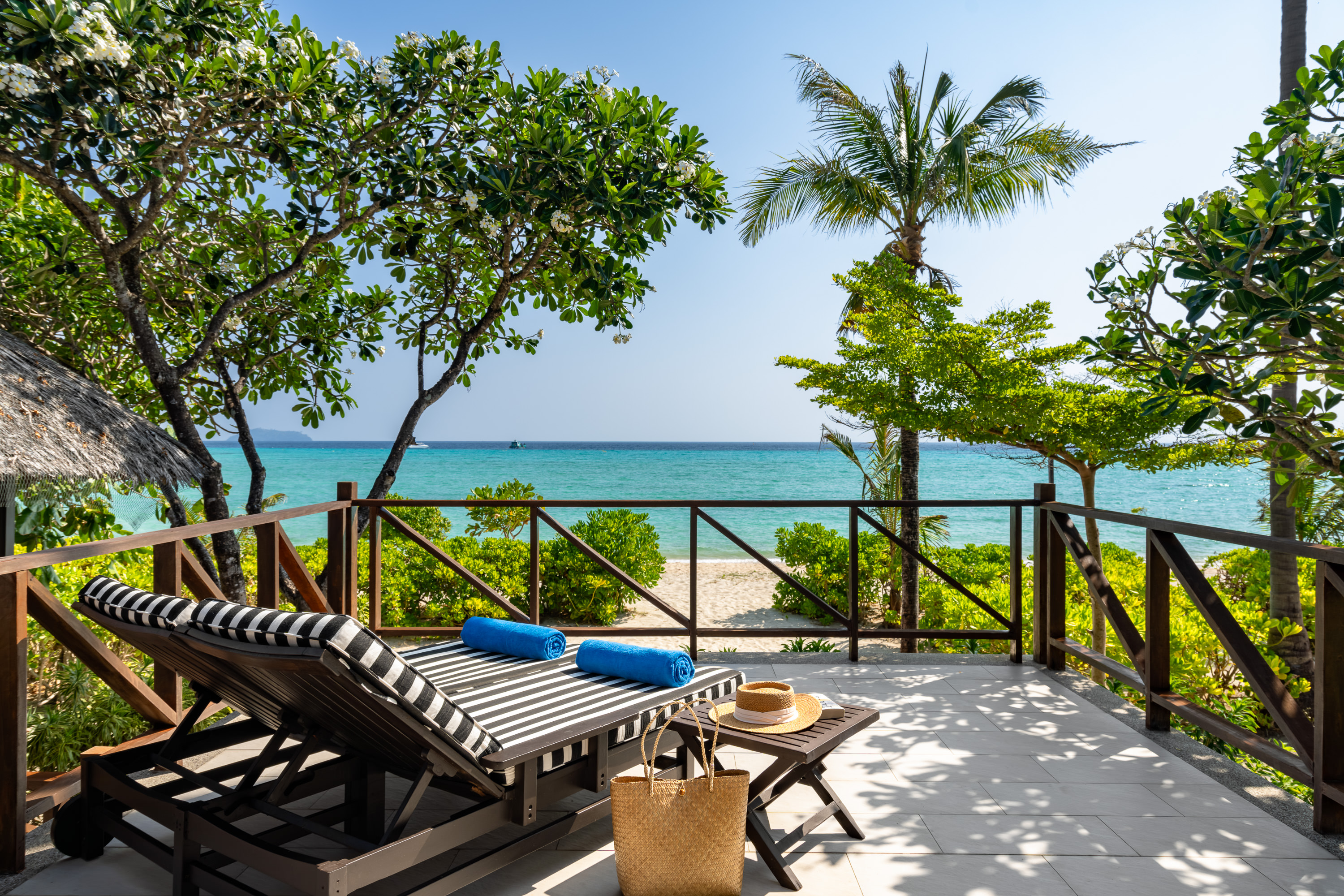 Junior Suite Beach Front