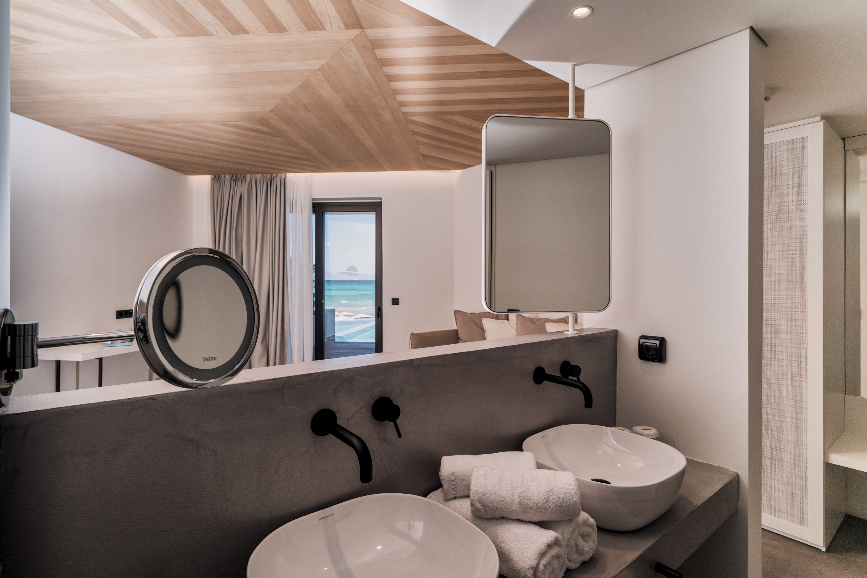 Double or Twin Side Sea View