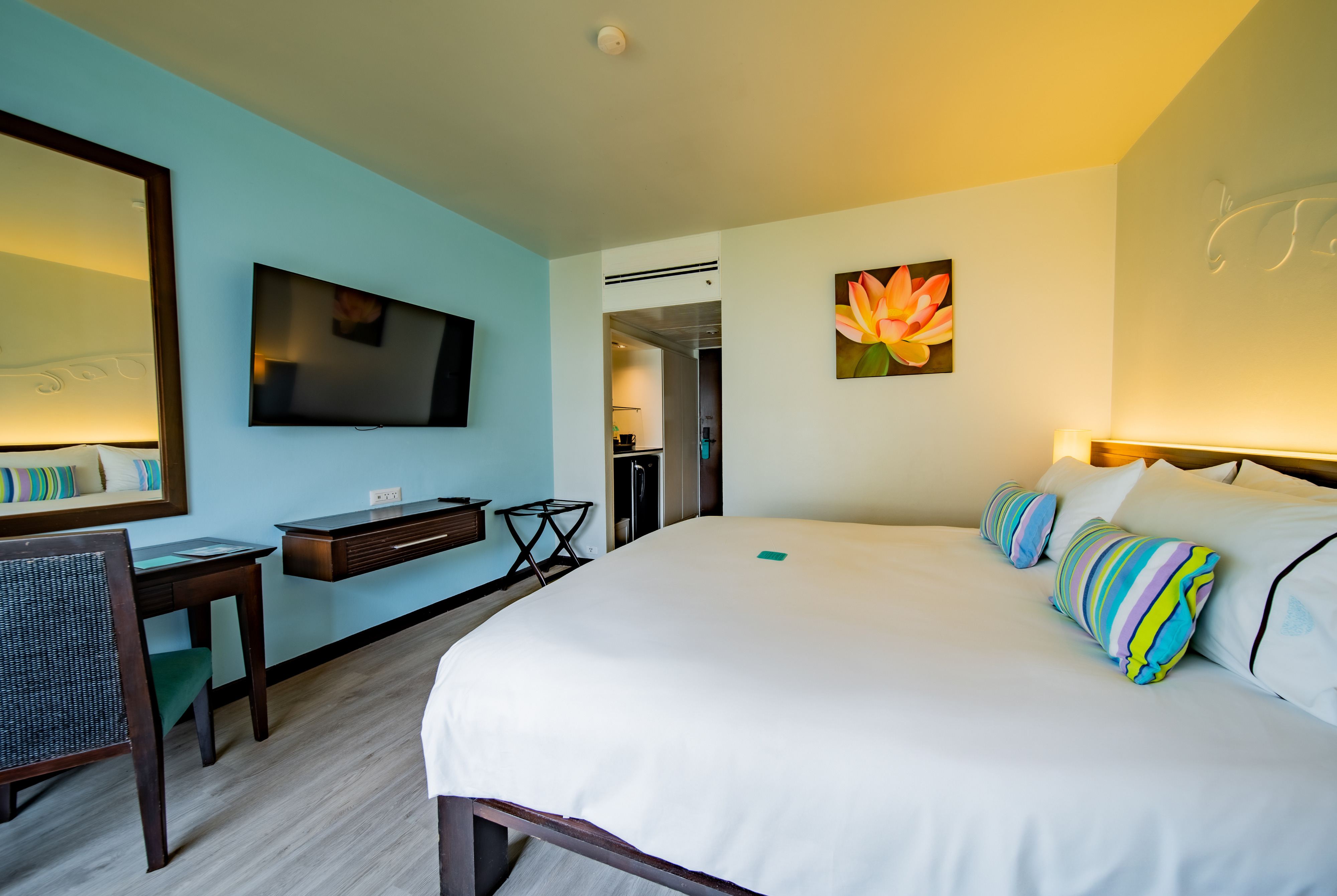 Double Deluxe Pool View