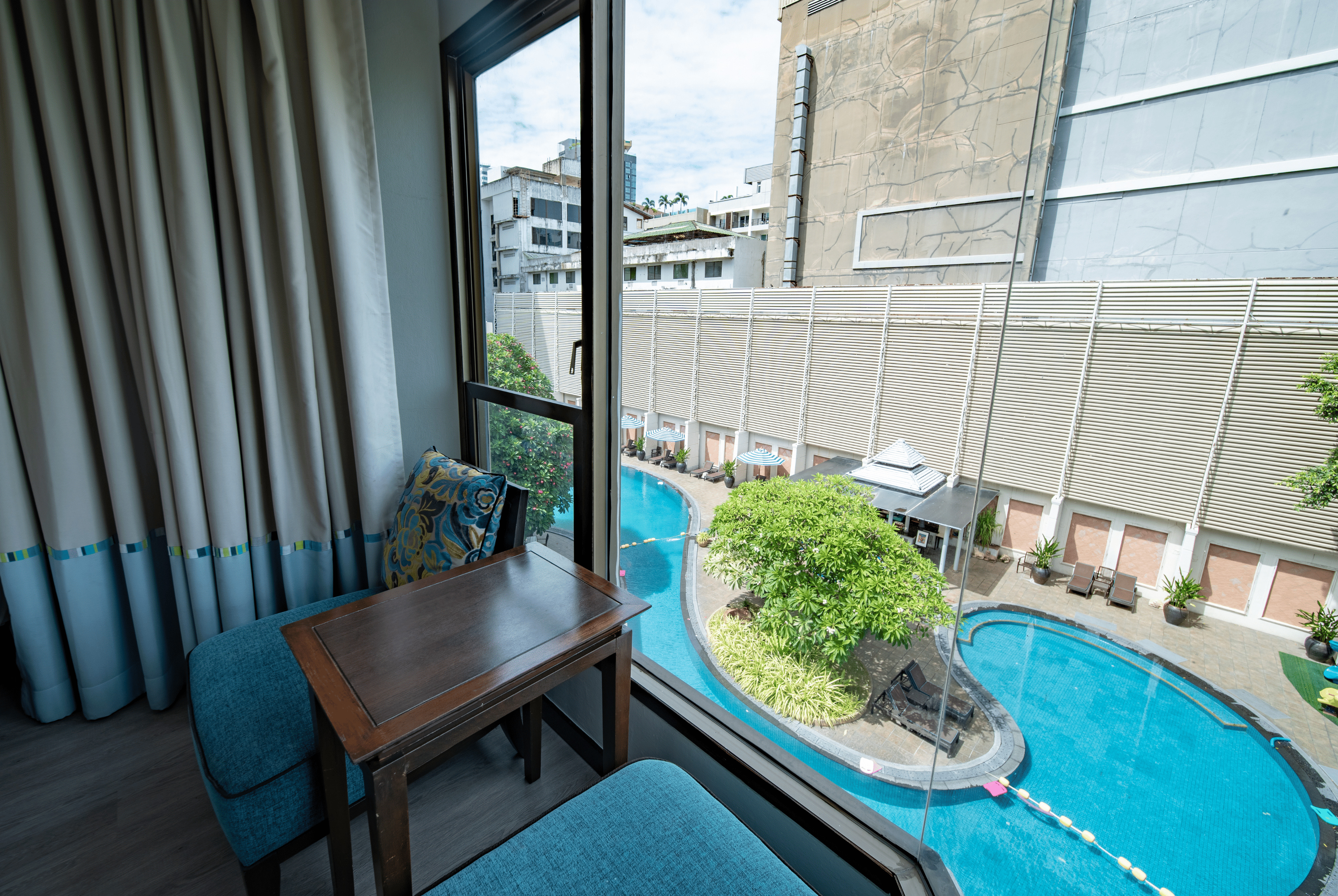 Twin Deluxe Pool View