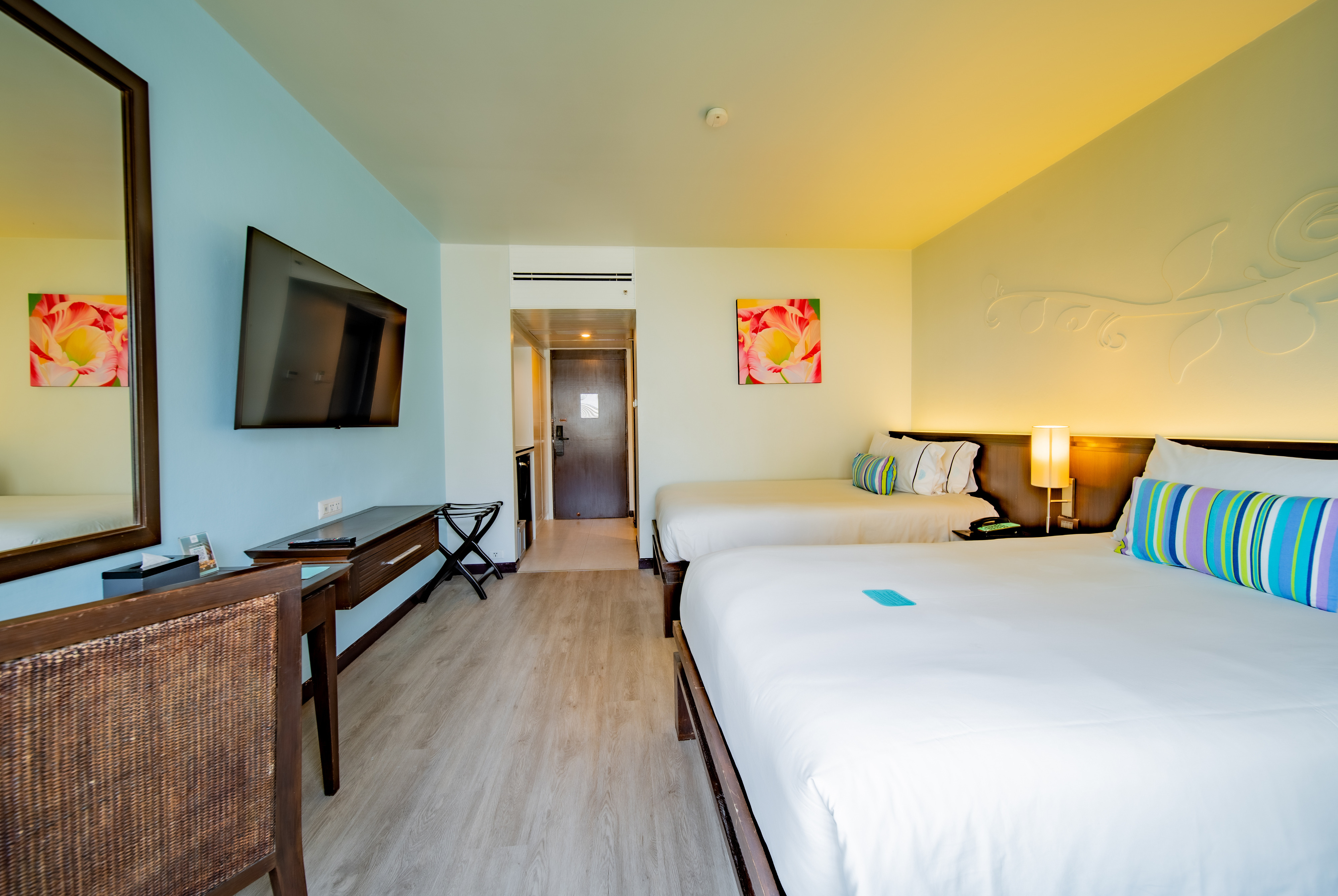 Twin Deluxe Pool View