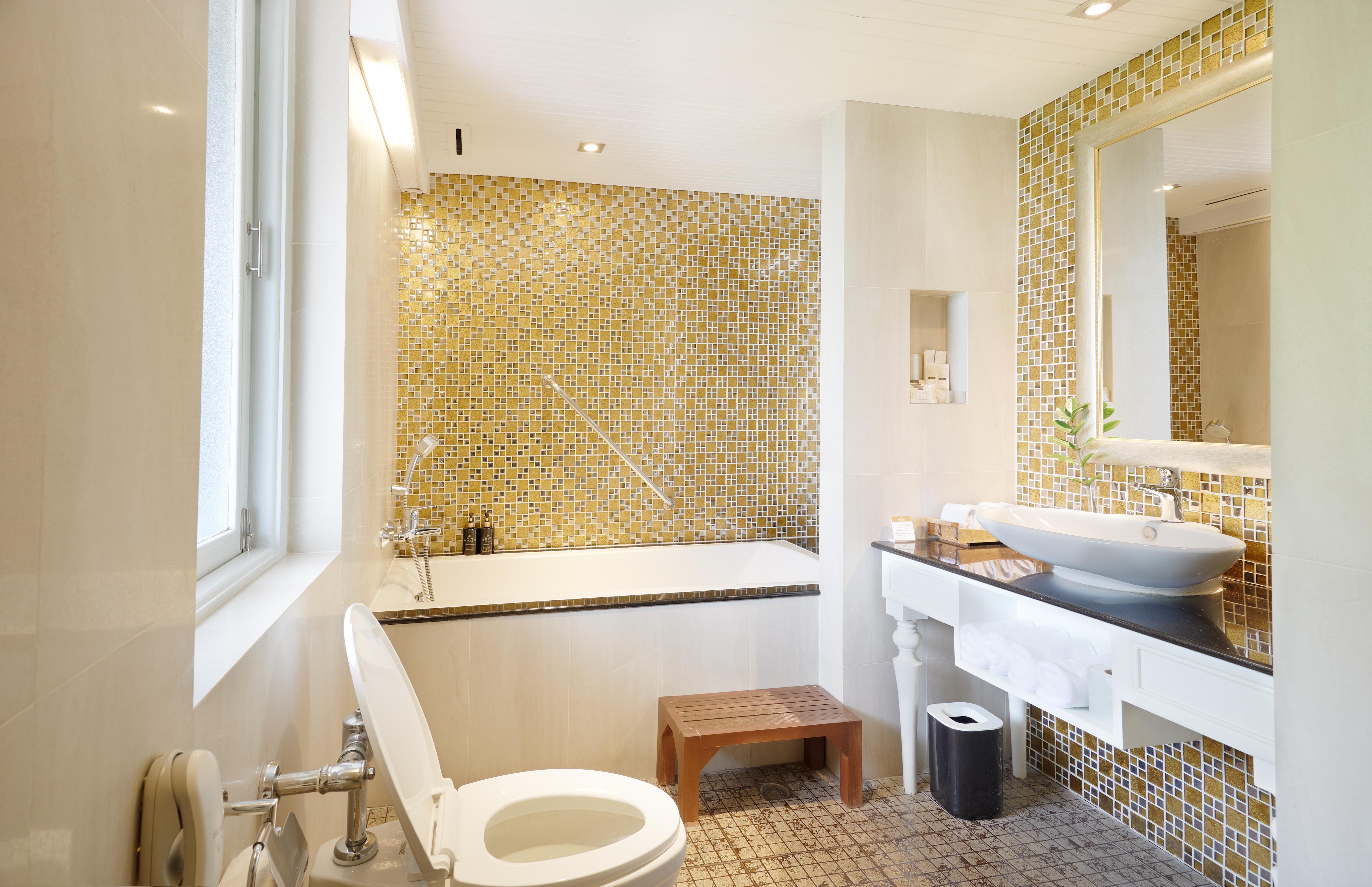 Family Room Executive