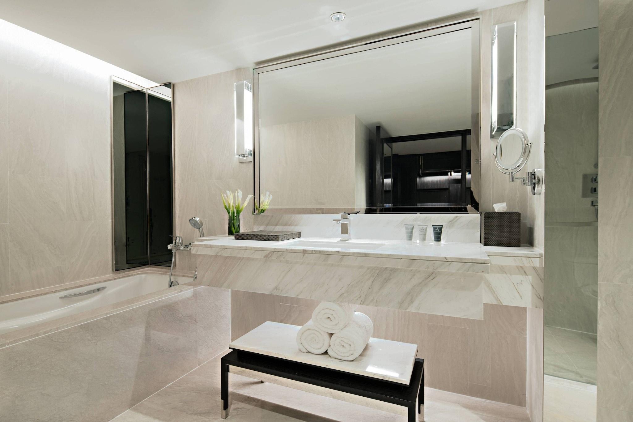 Double City View King Bed