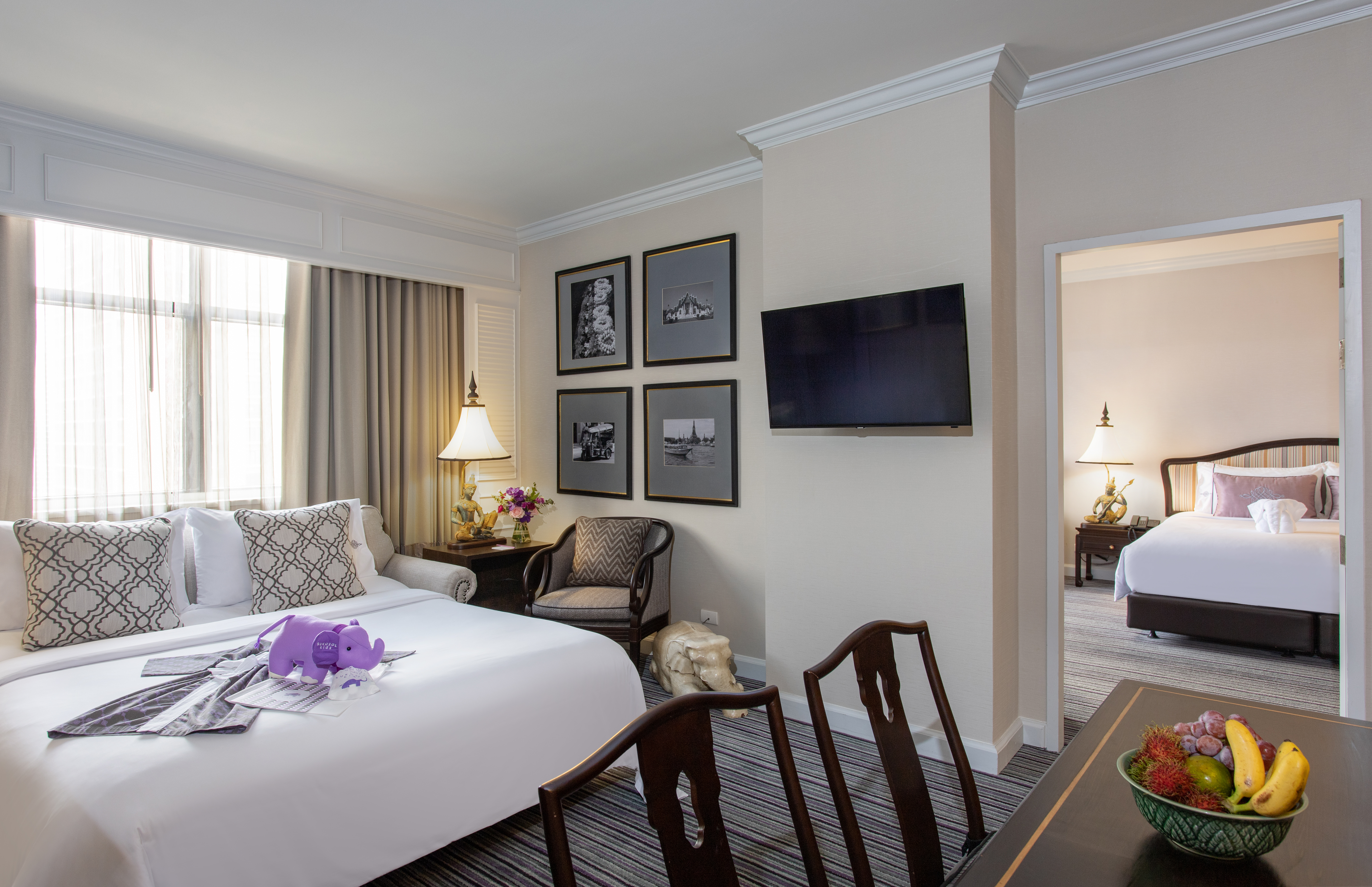 Family Room King Size Bed