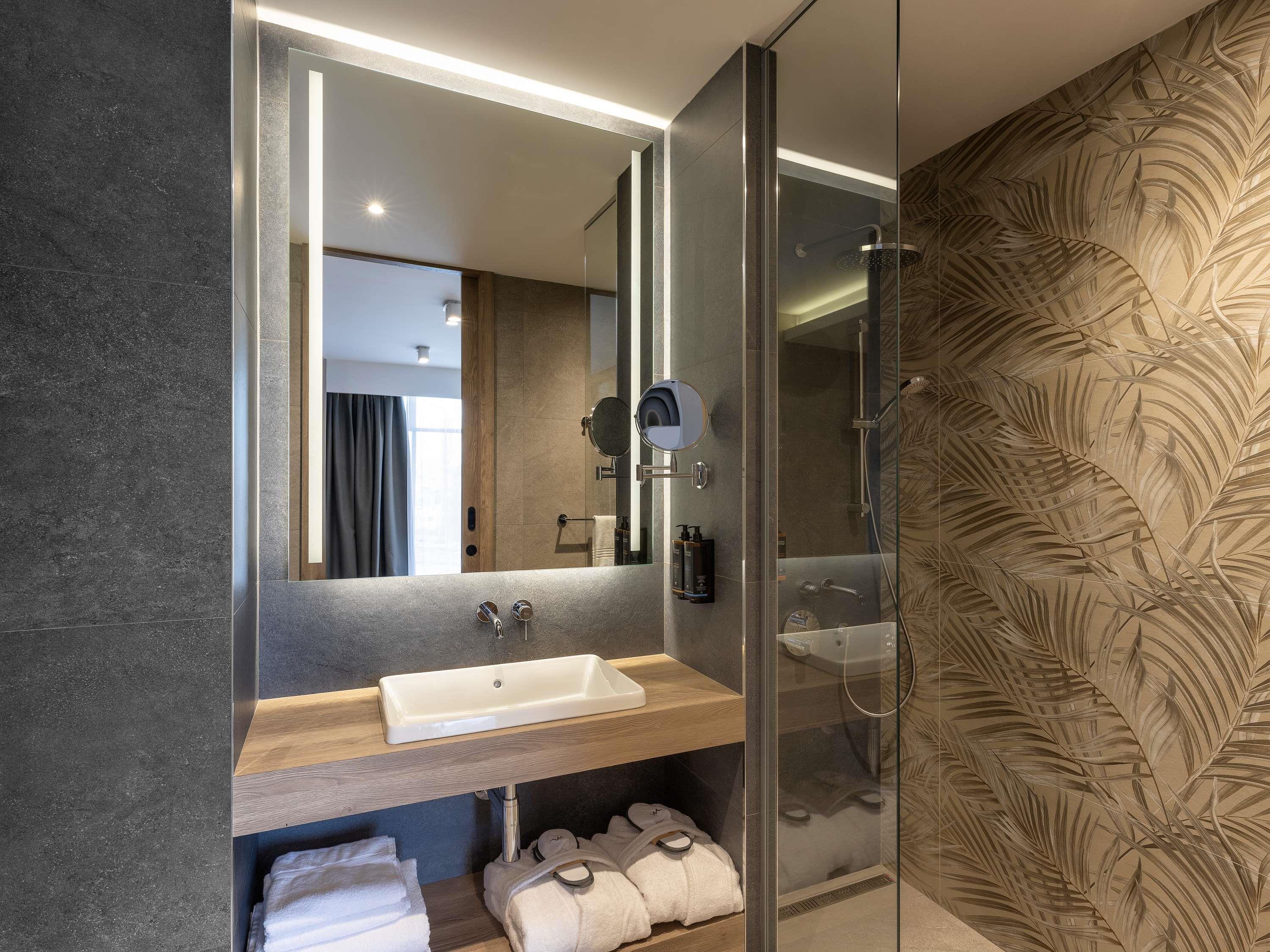 Junior Suite King Size Bed