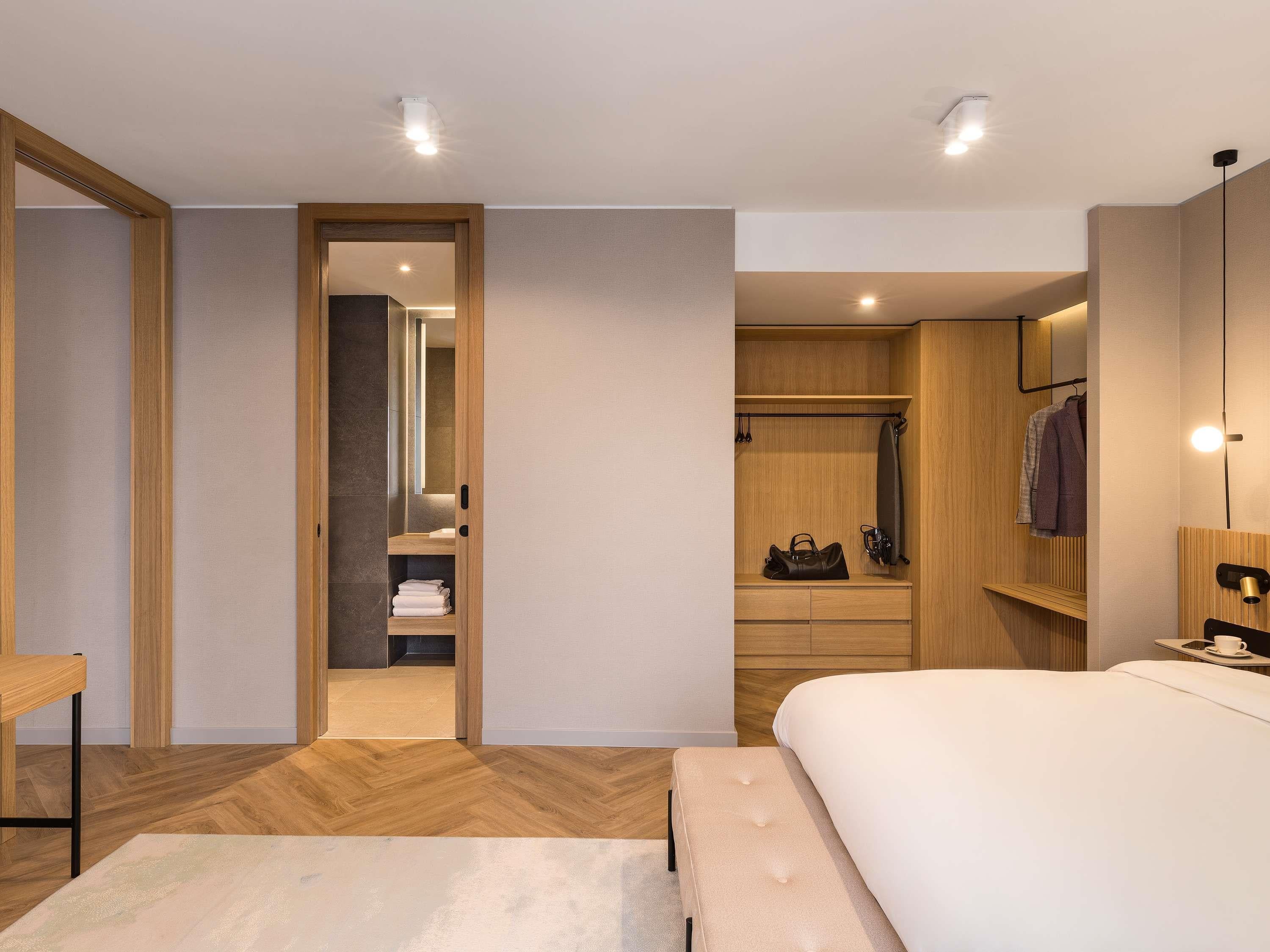 Junior Suite King Size Bed