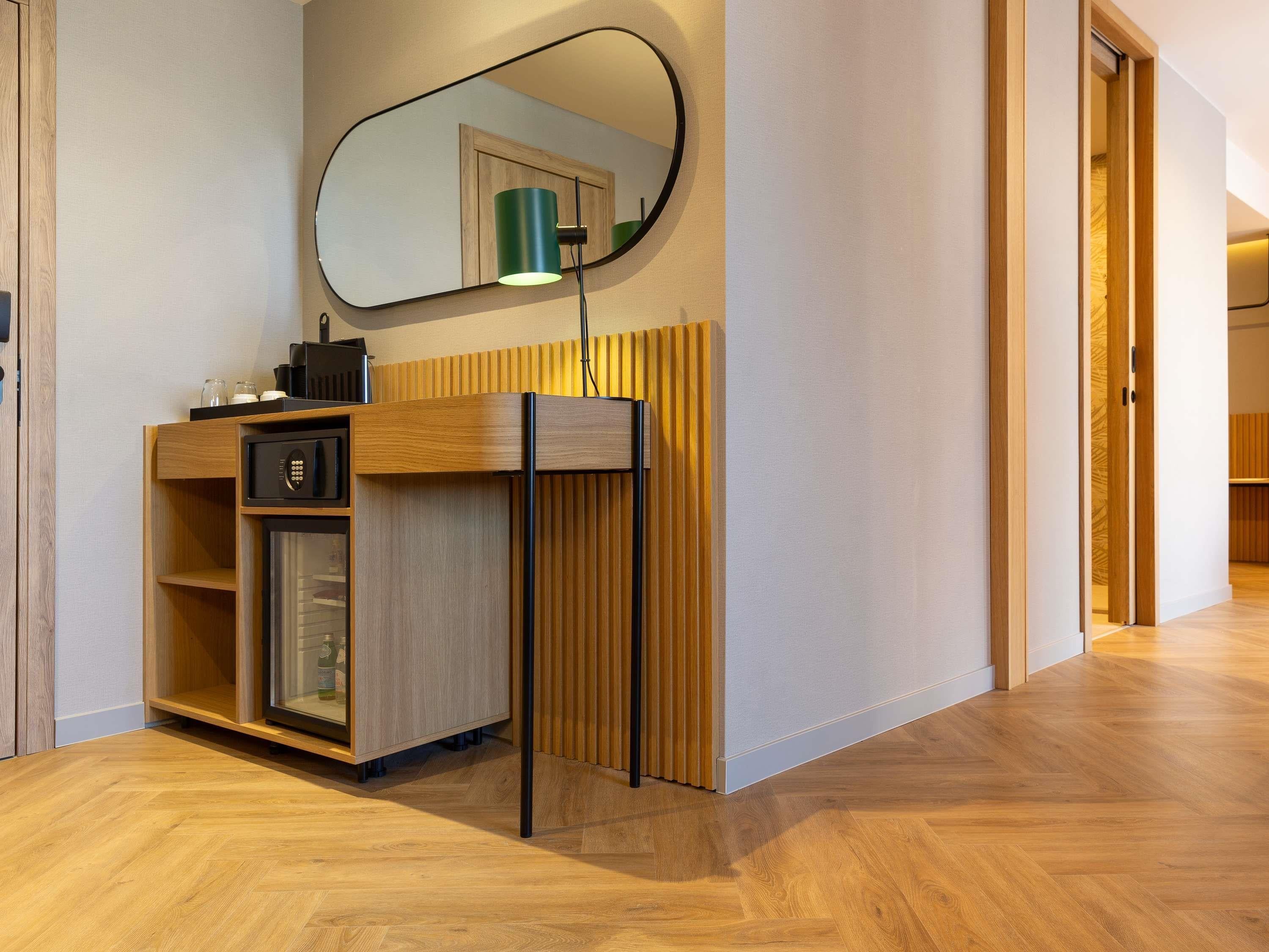 Junior Suite King Size Bed