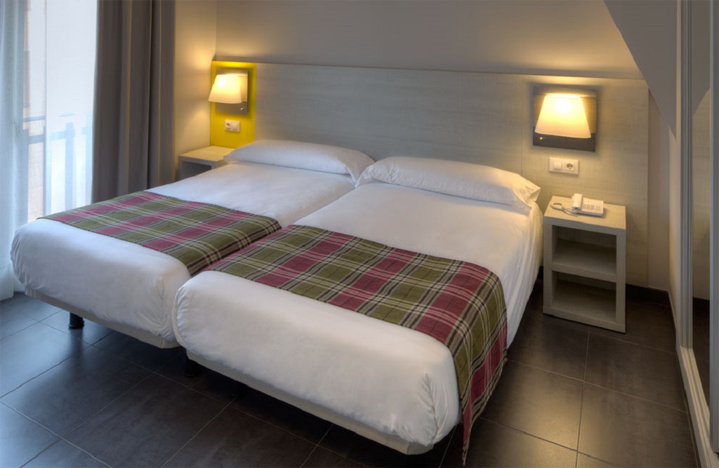 Double or Twin Standard