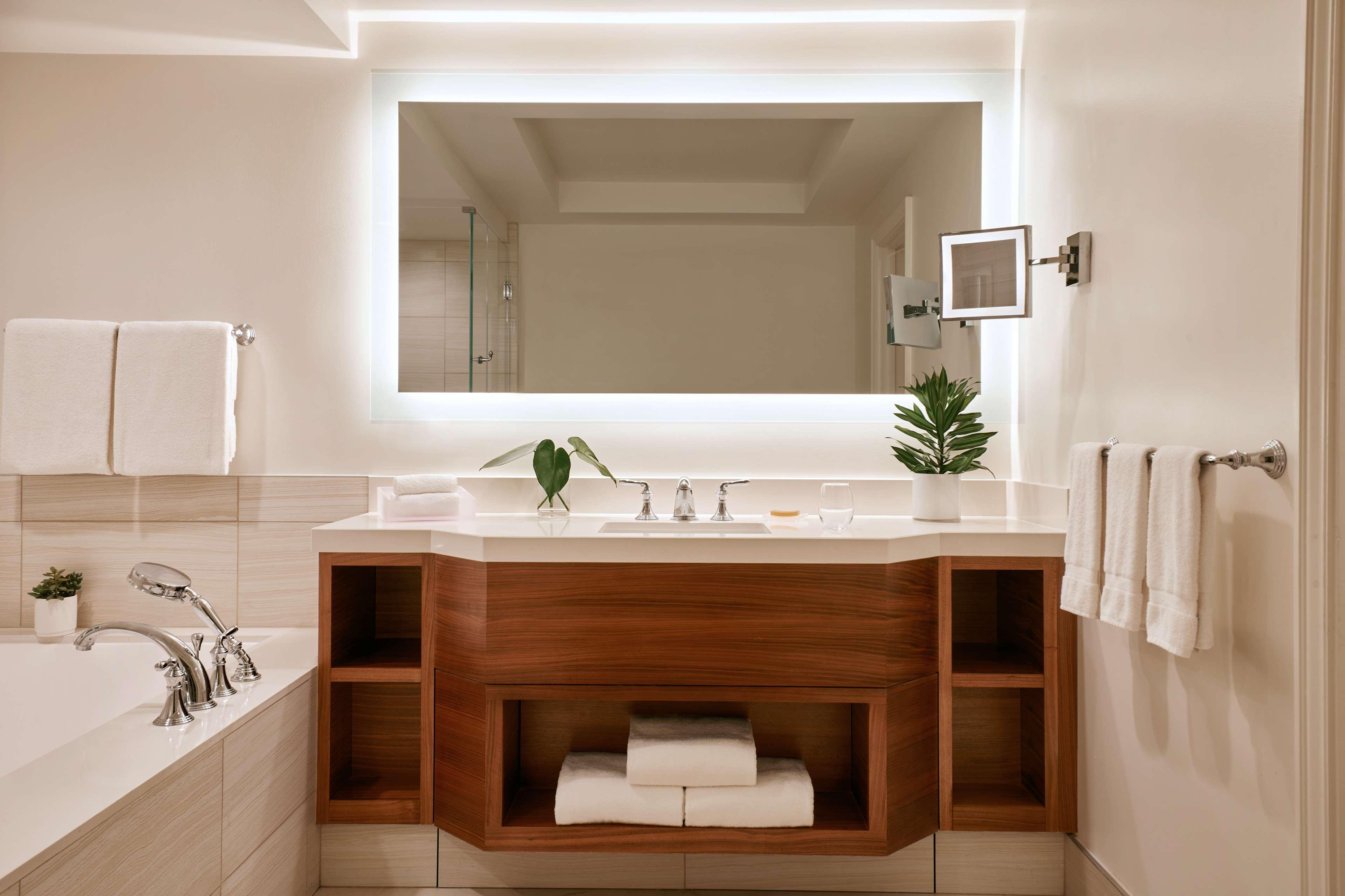 Double Accessible with Views