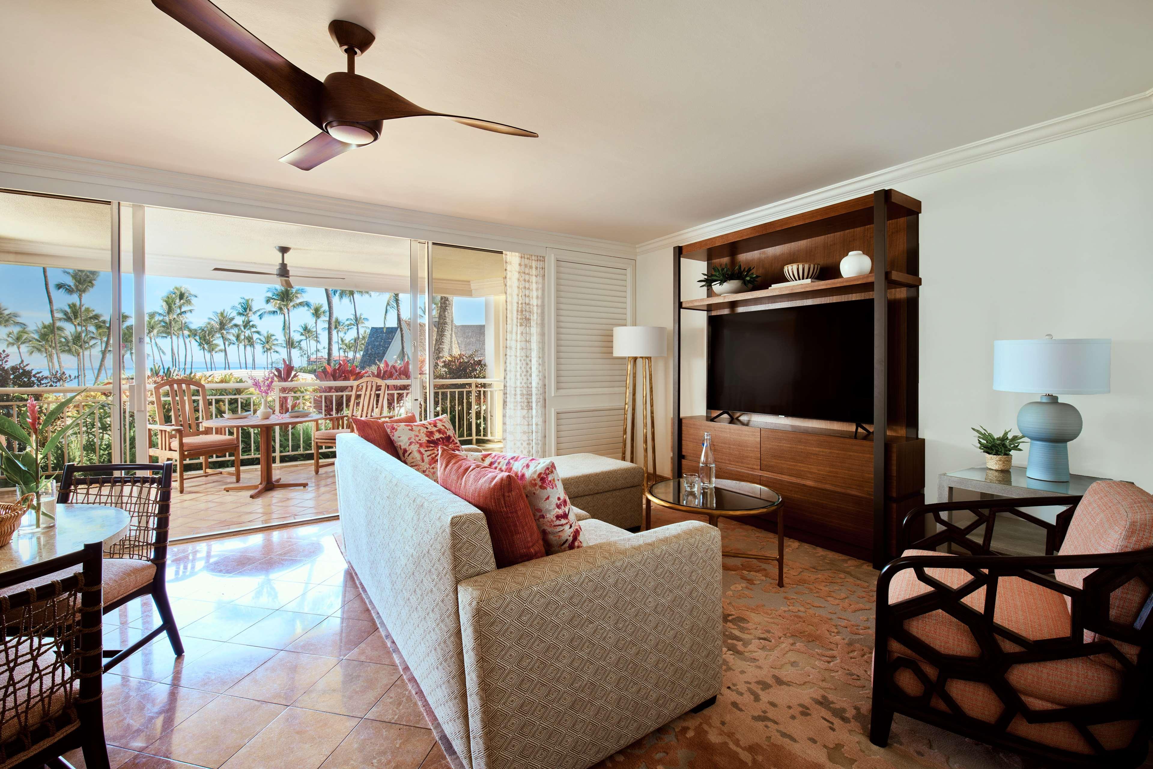 Suite Accessible King Size Bed