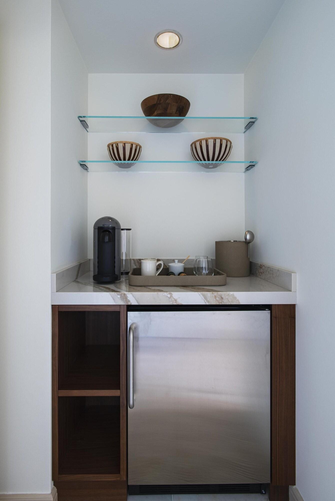 Quadruple Club with Views