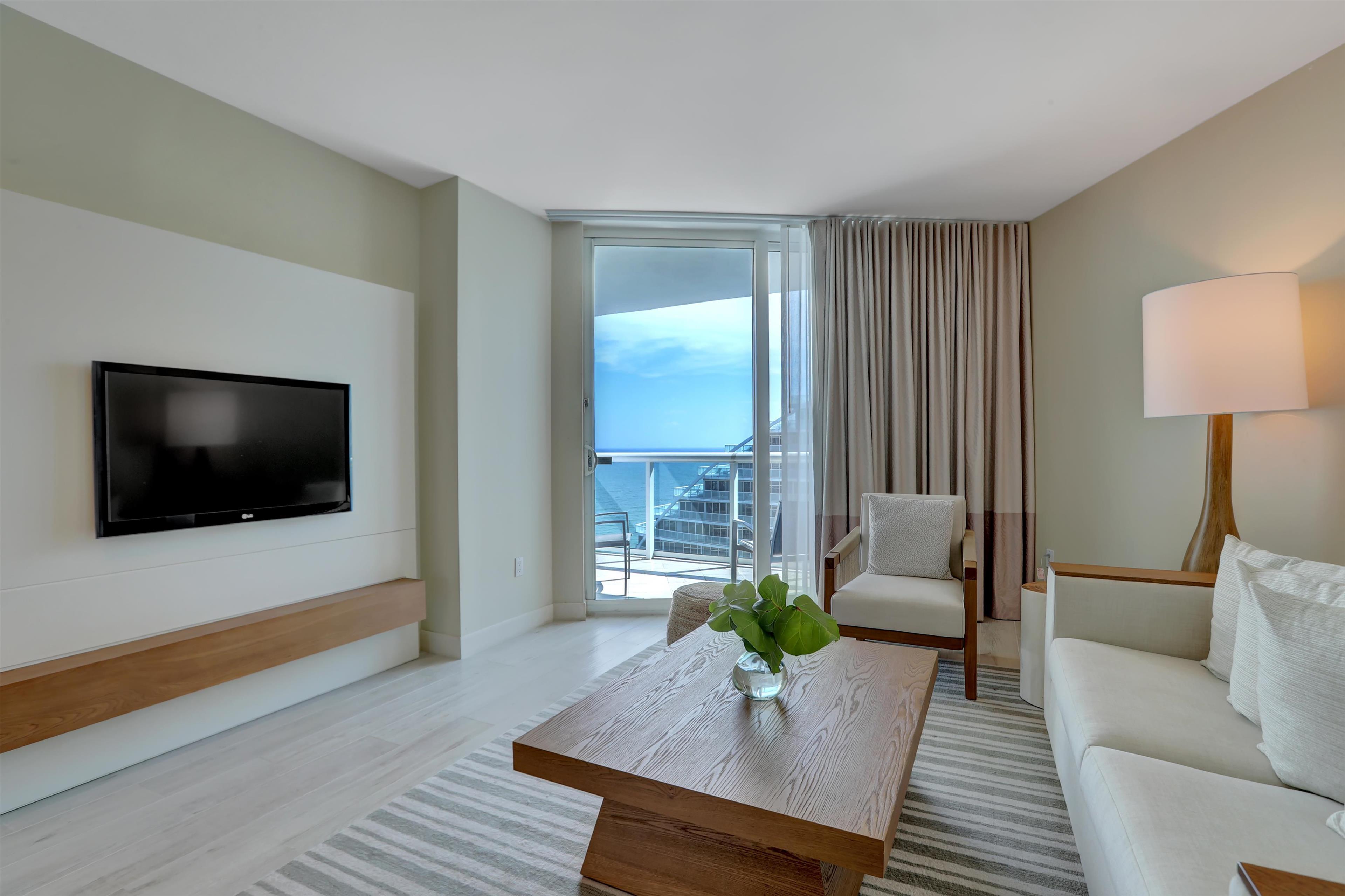 Suite Ocean View King Bed