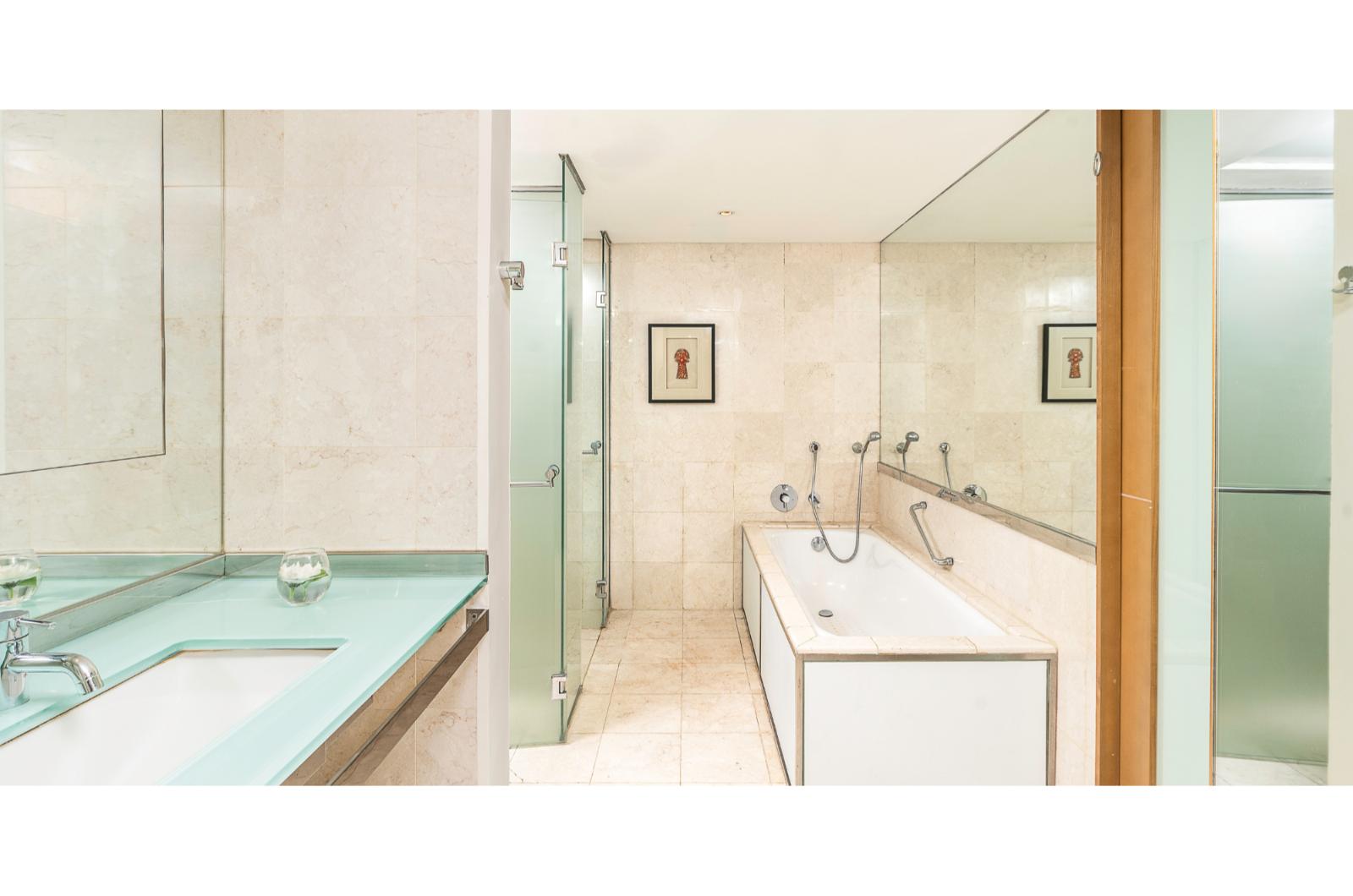 Double Club Executive