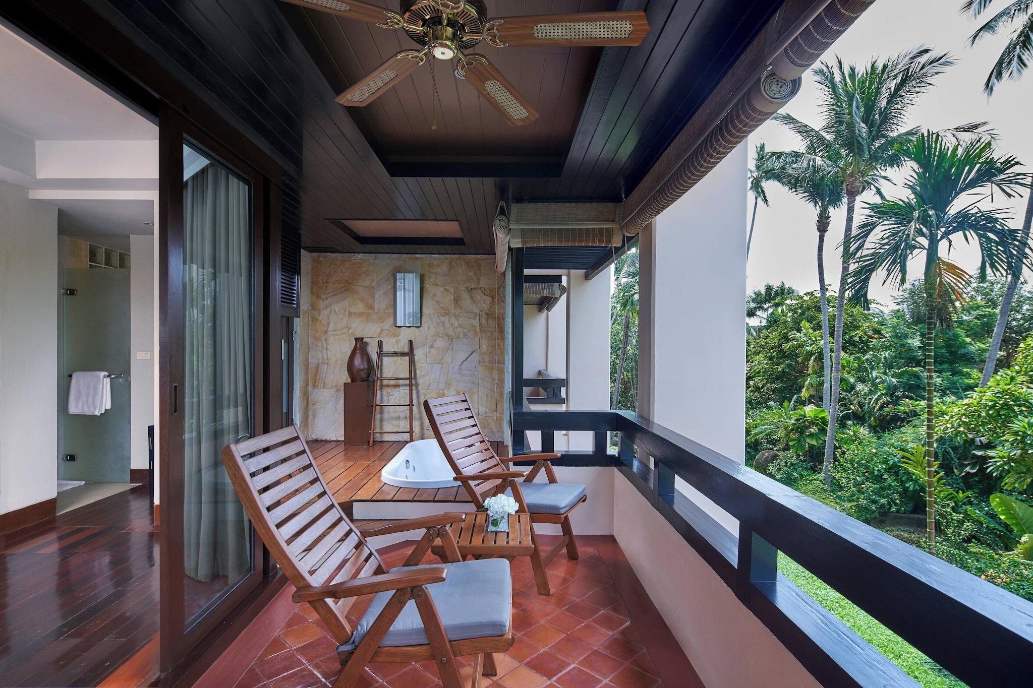 Double Garden View King Bed