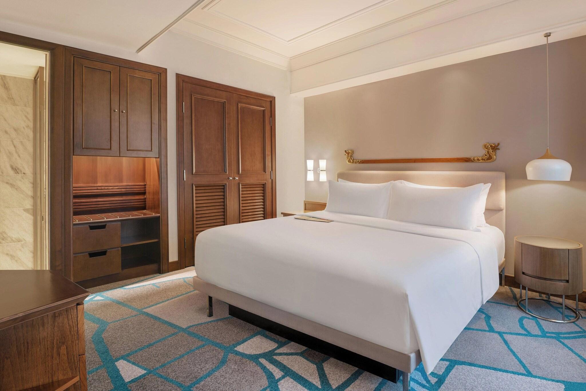 Junior Suite King Size Bed