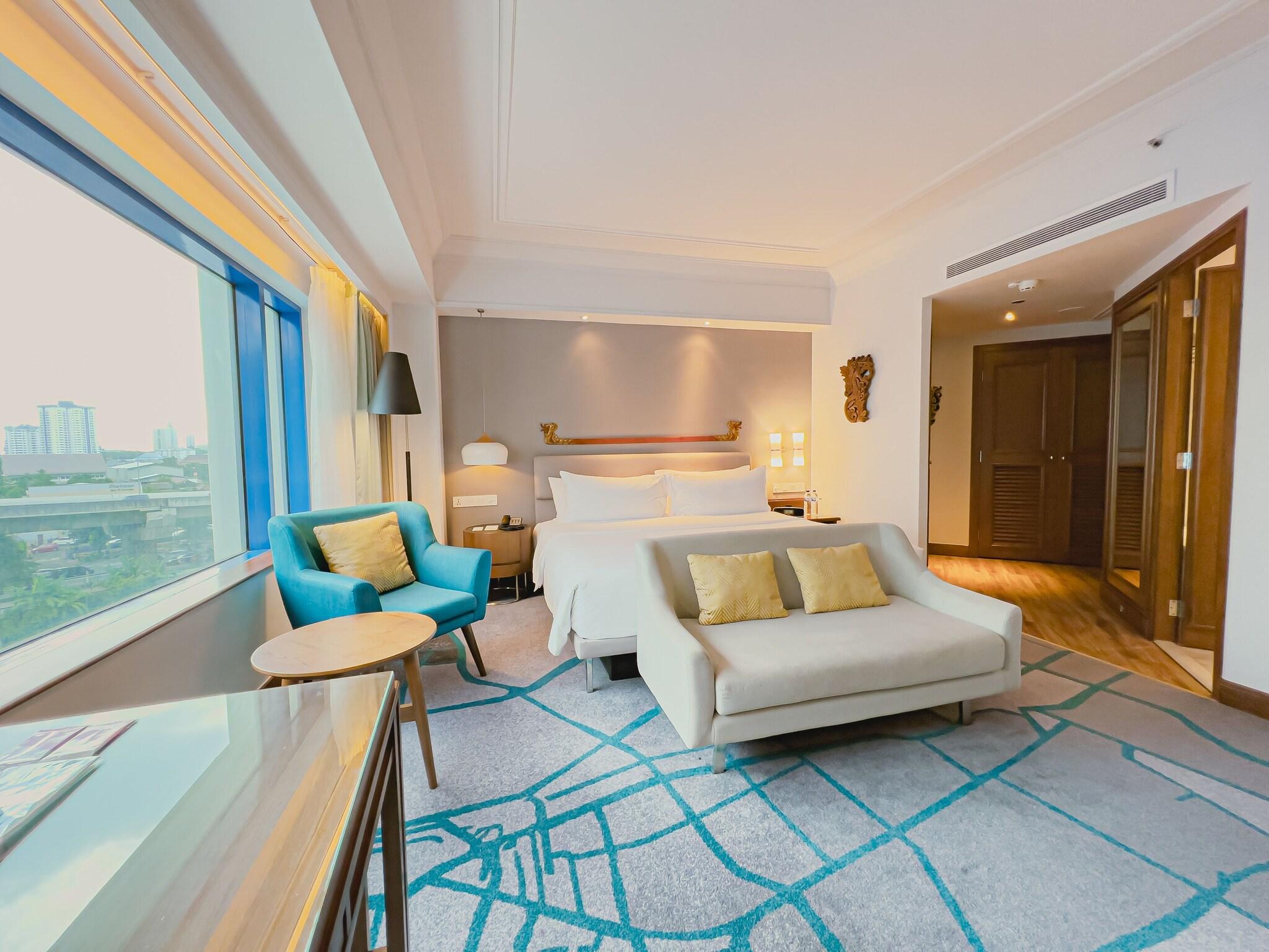 Double Deluxe King Bed