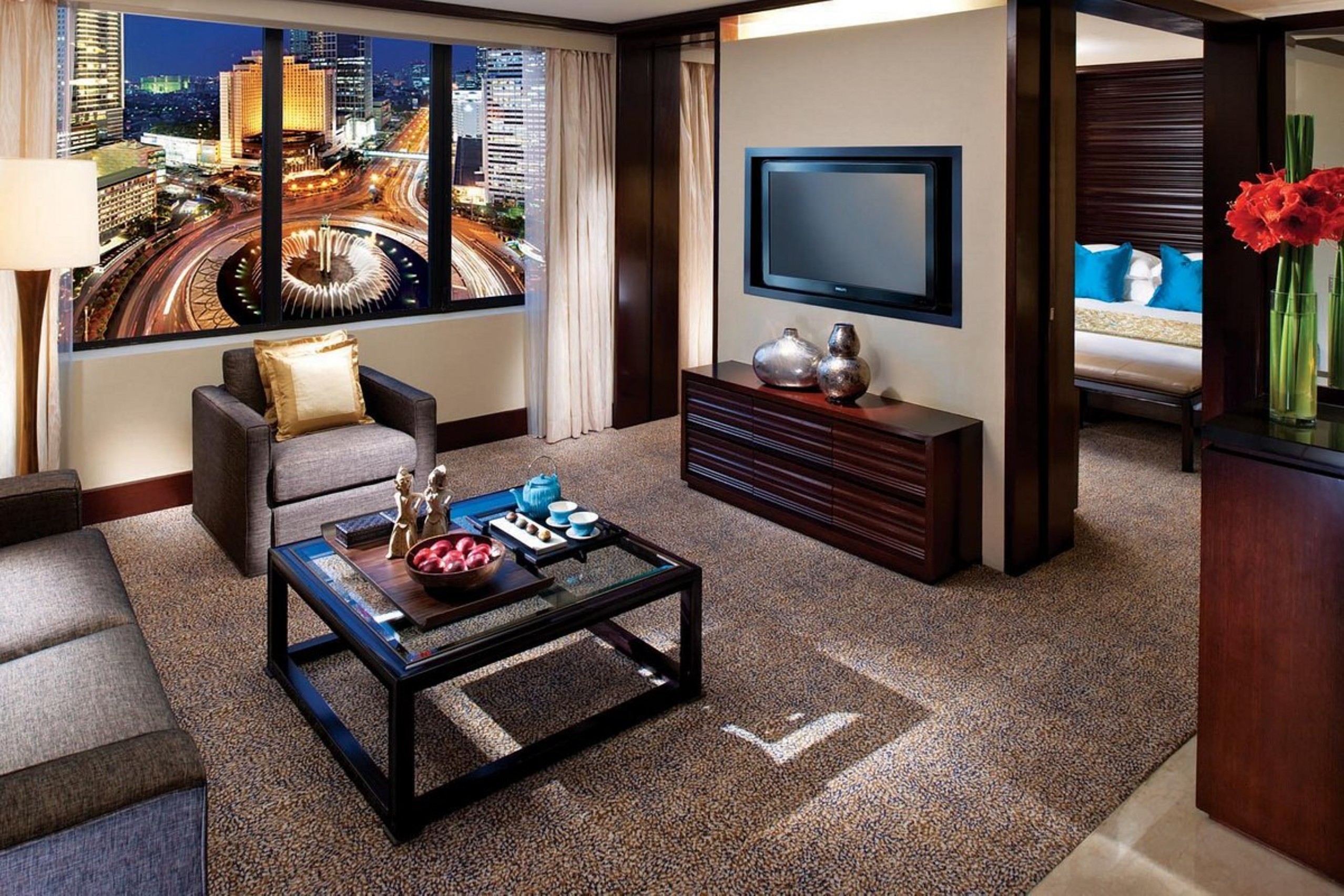 Suite with Views