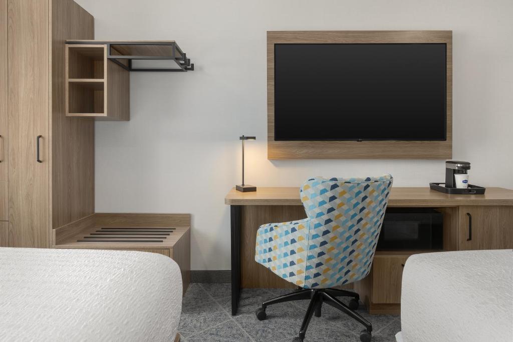 Double Two Queen Beds