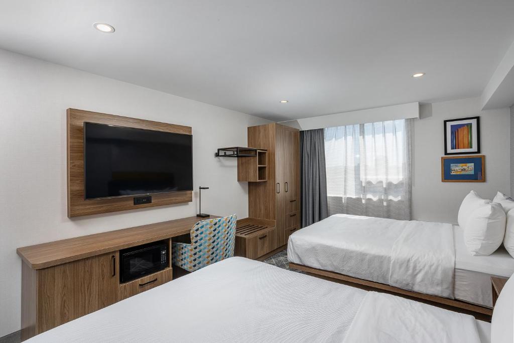 Double Two Queen Beds