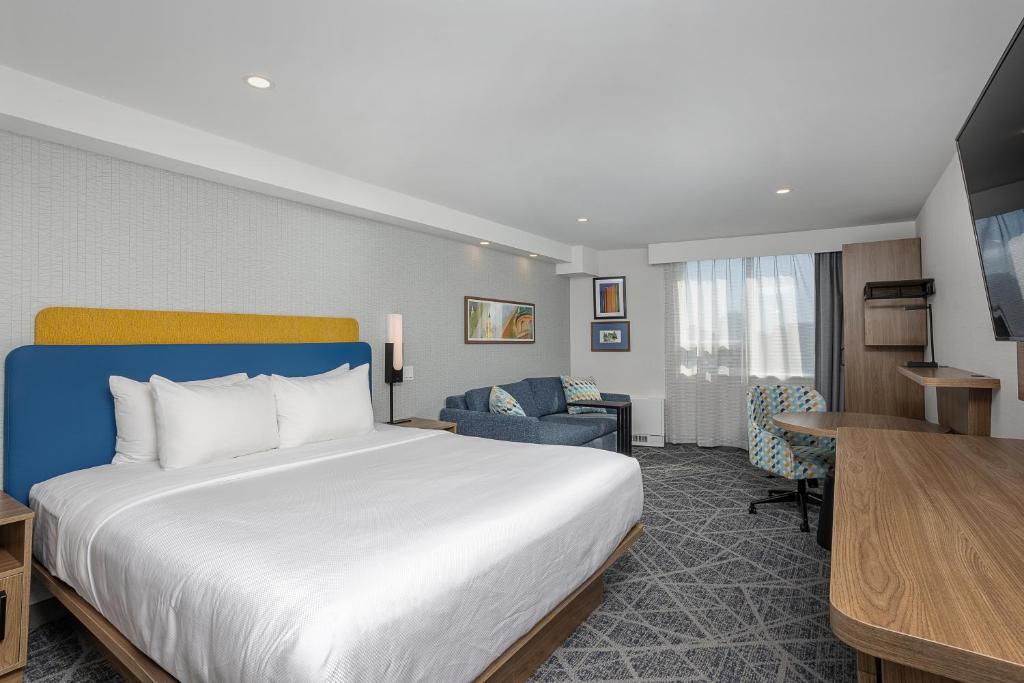 Double King Size Bed