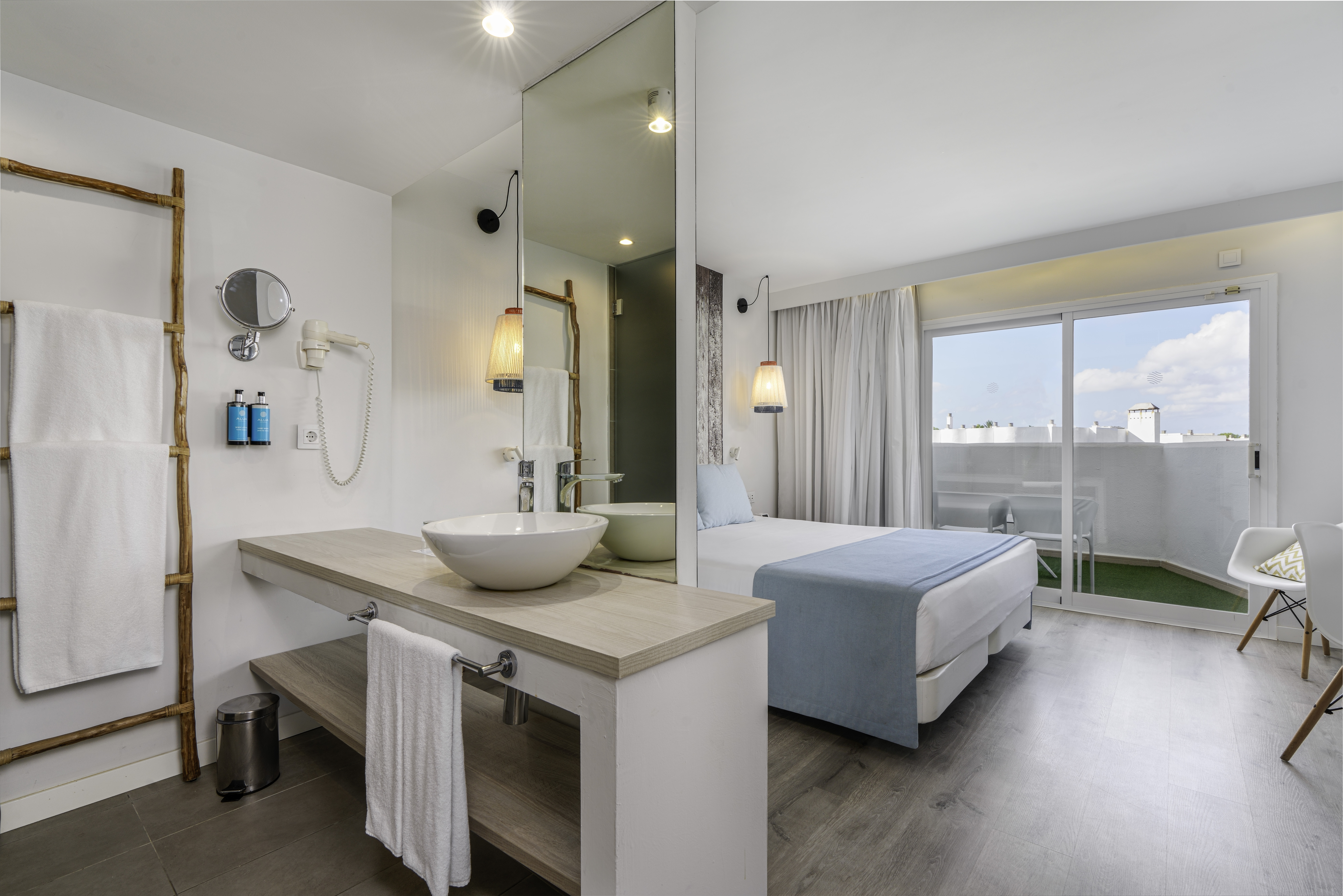 Double Single Superior Sea View