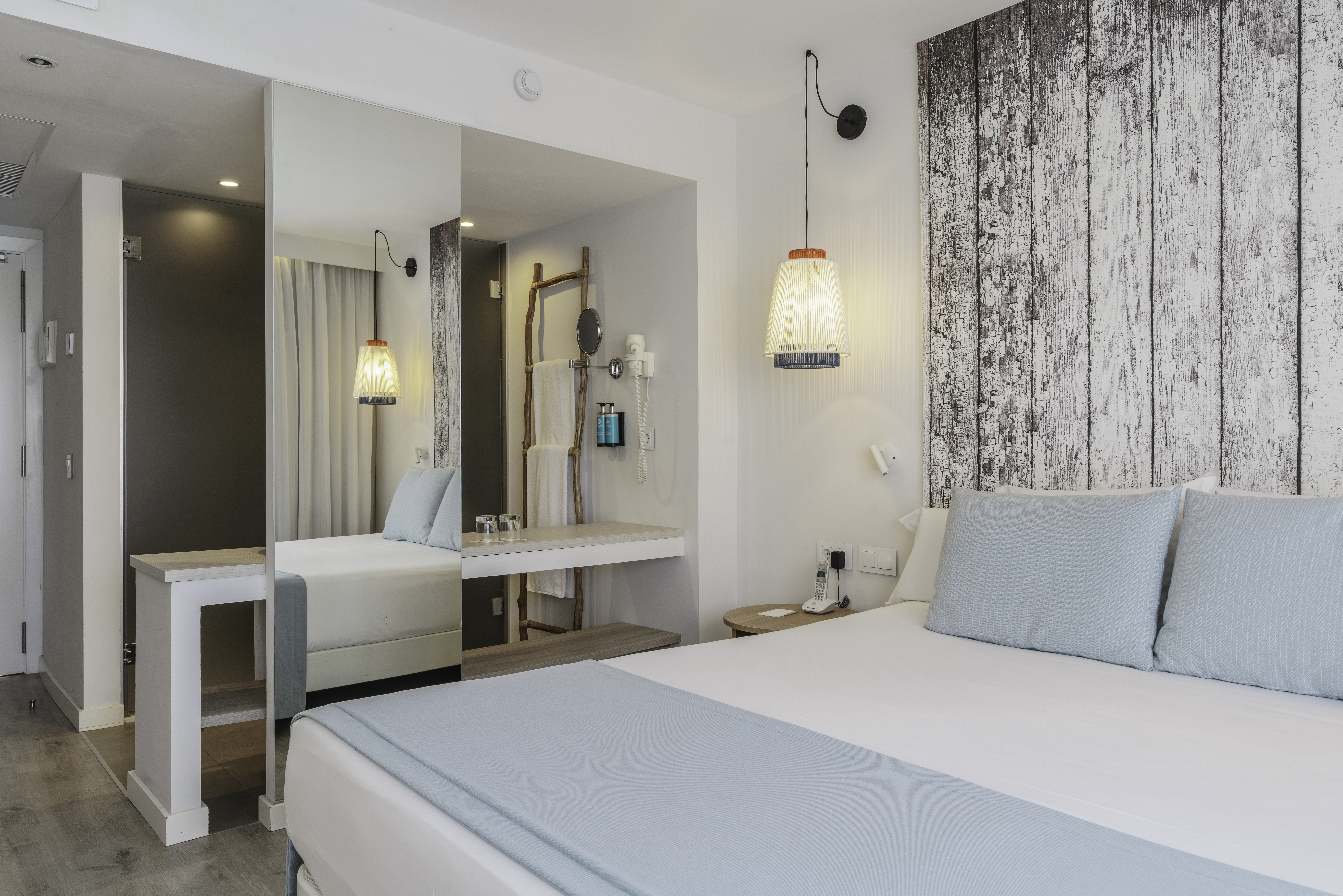 Double or Twin Superior Sea View