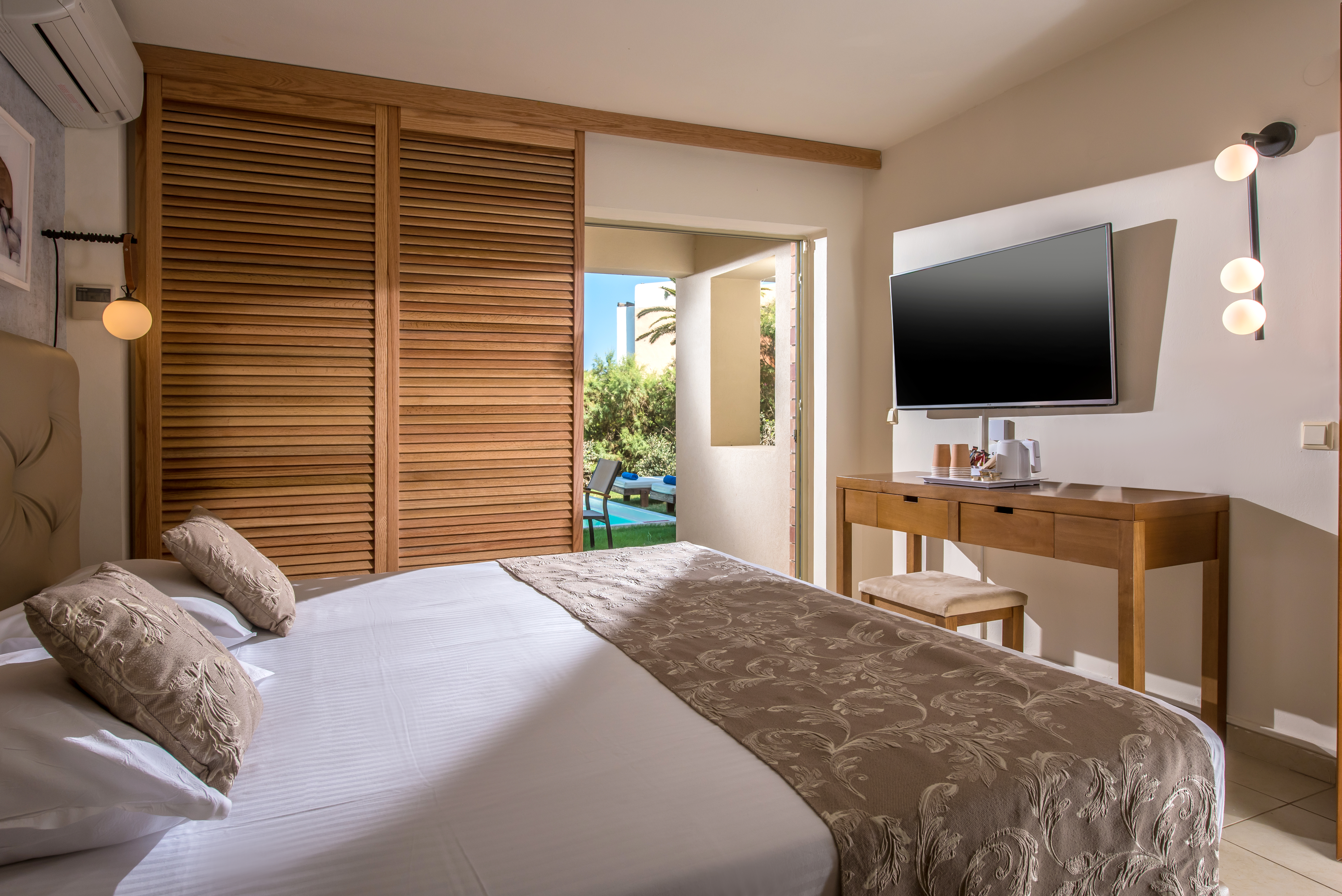 Double with Private Pool