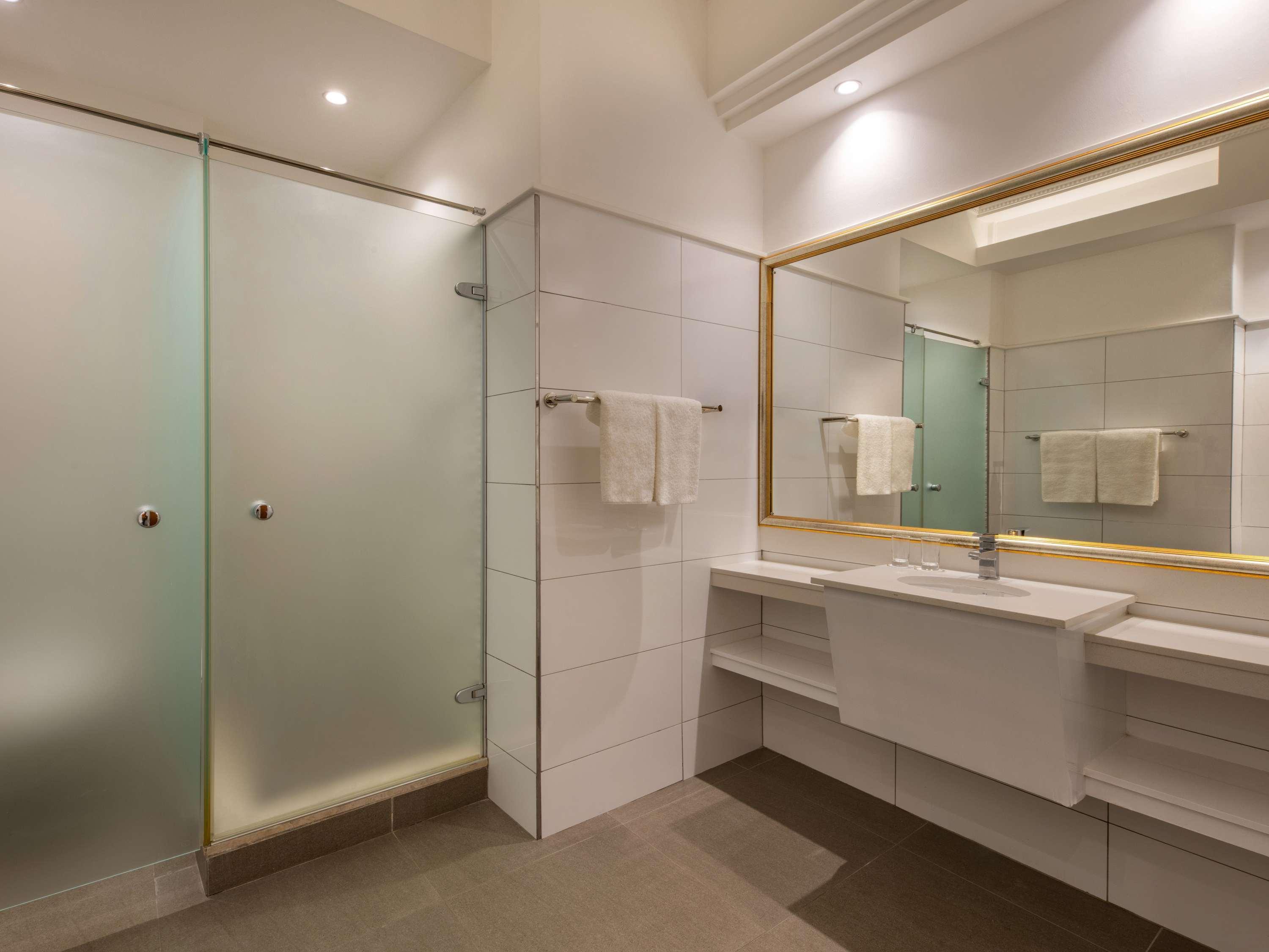 Double Deluxe King Bed