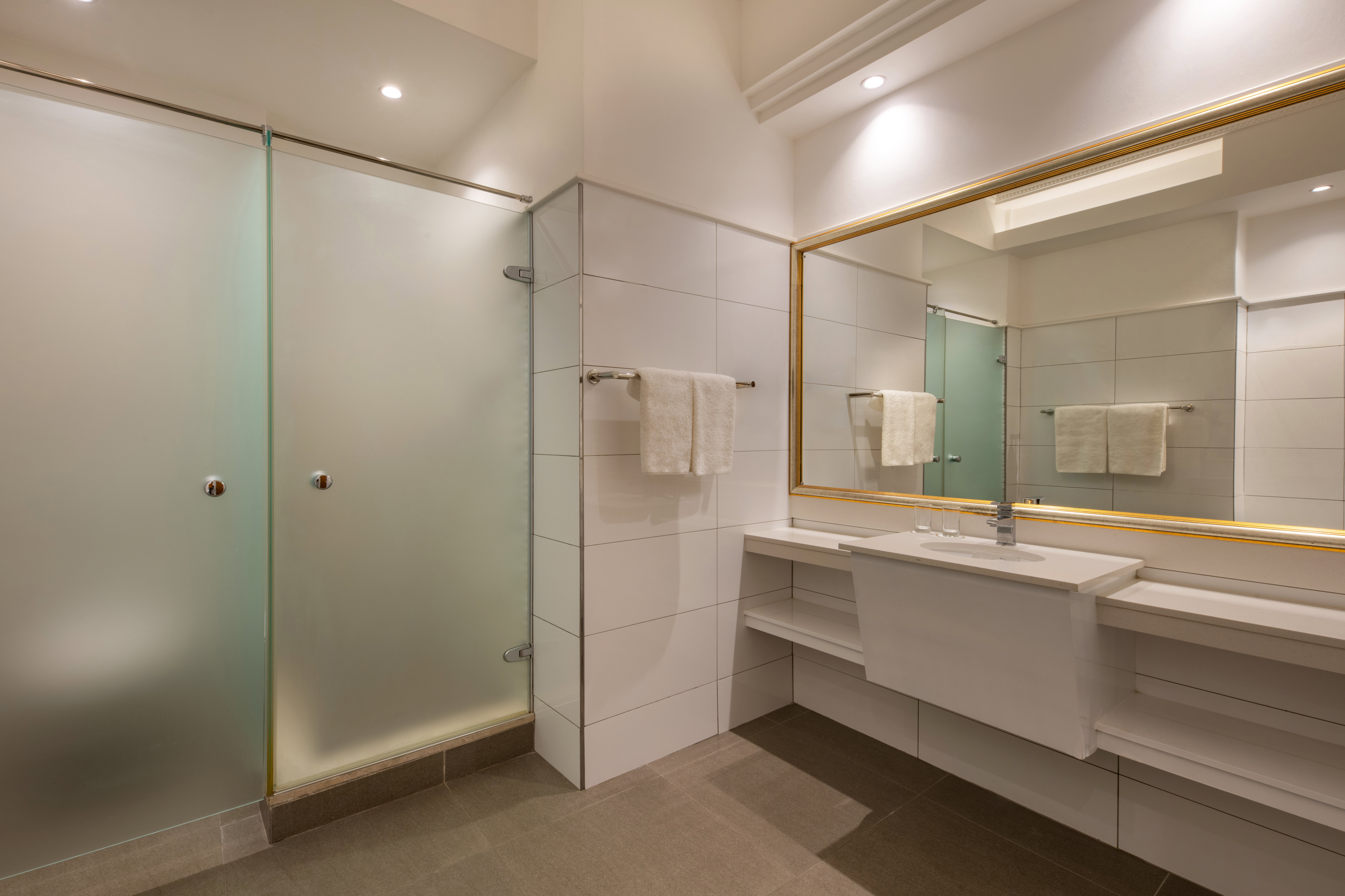 Double Deluxe King Bed