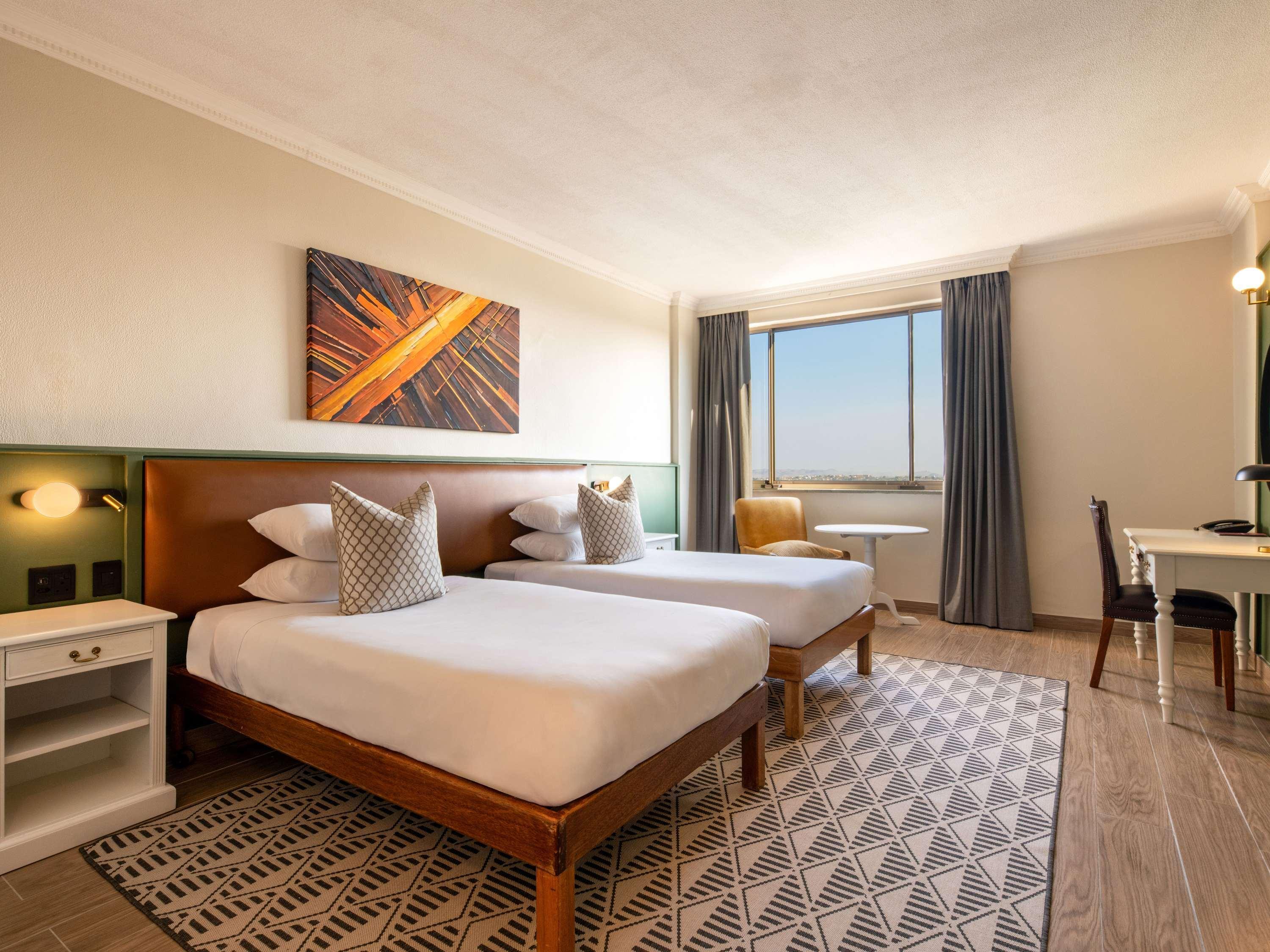 Twin Classic Pool View