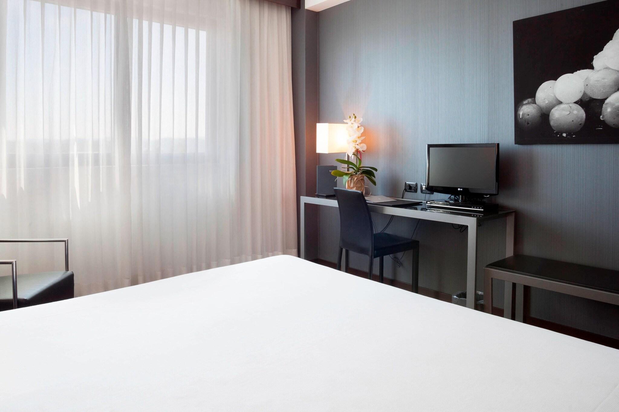 Double King Size Bed