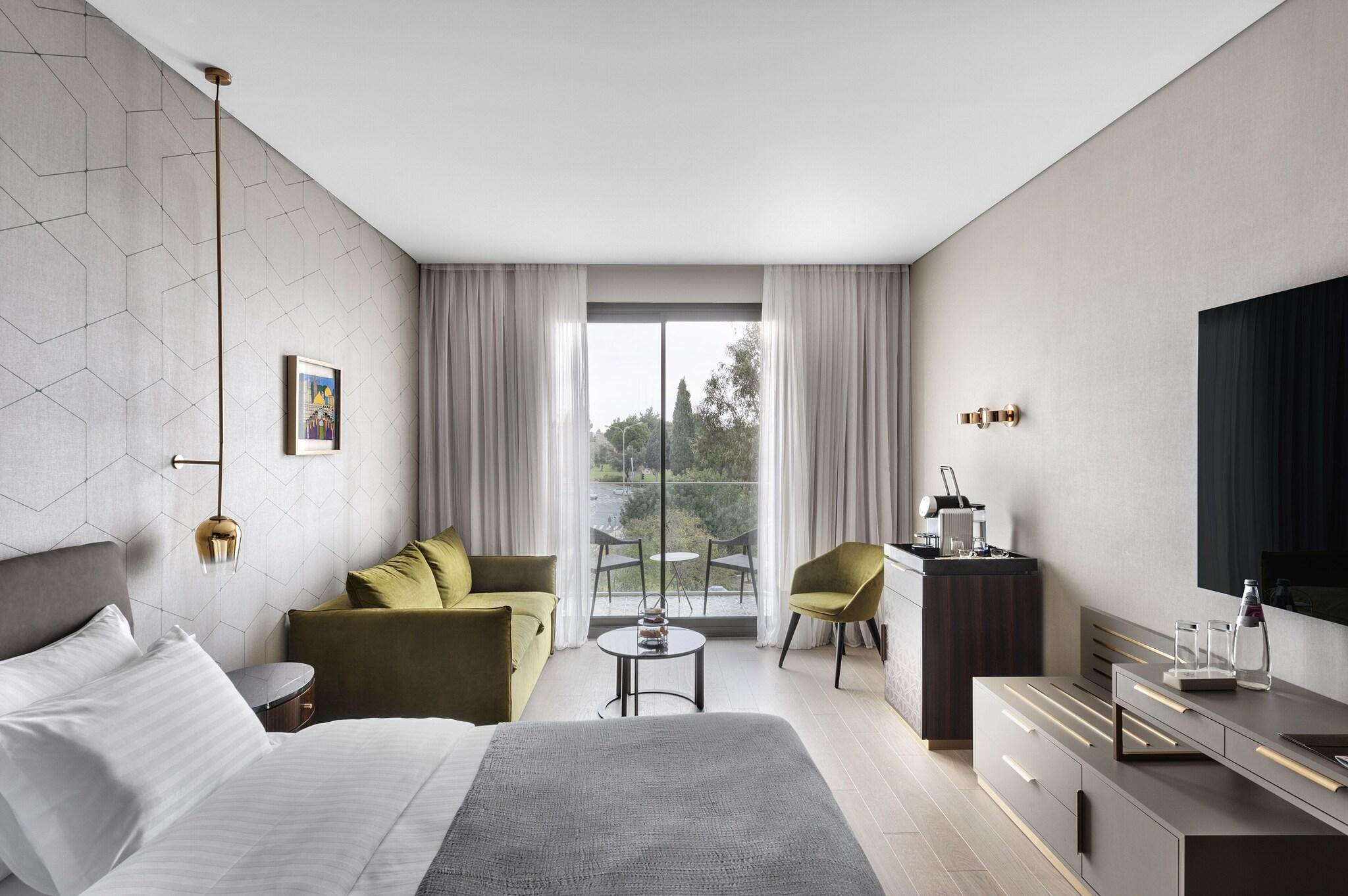 Twin Premium City View