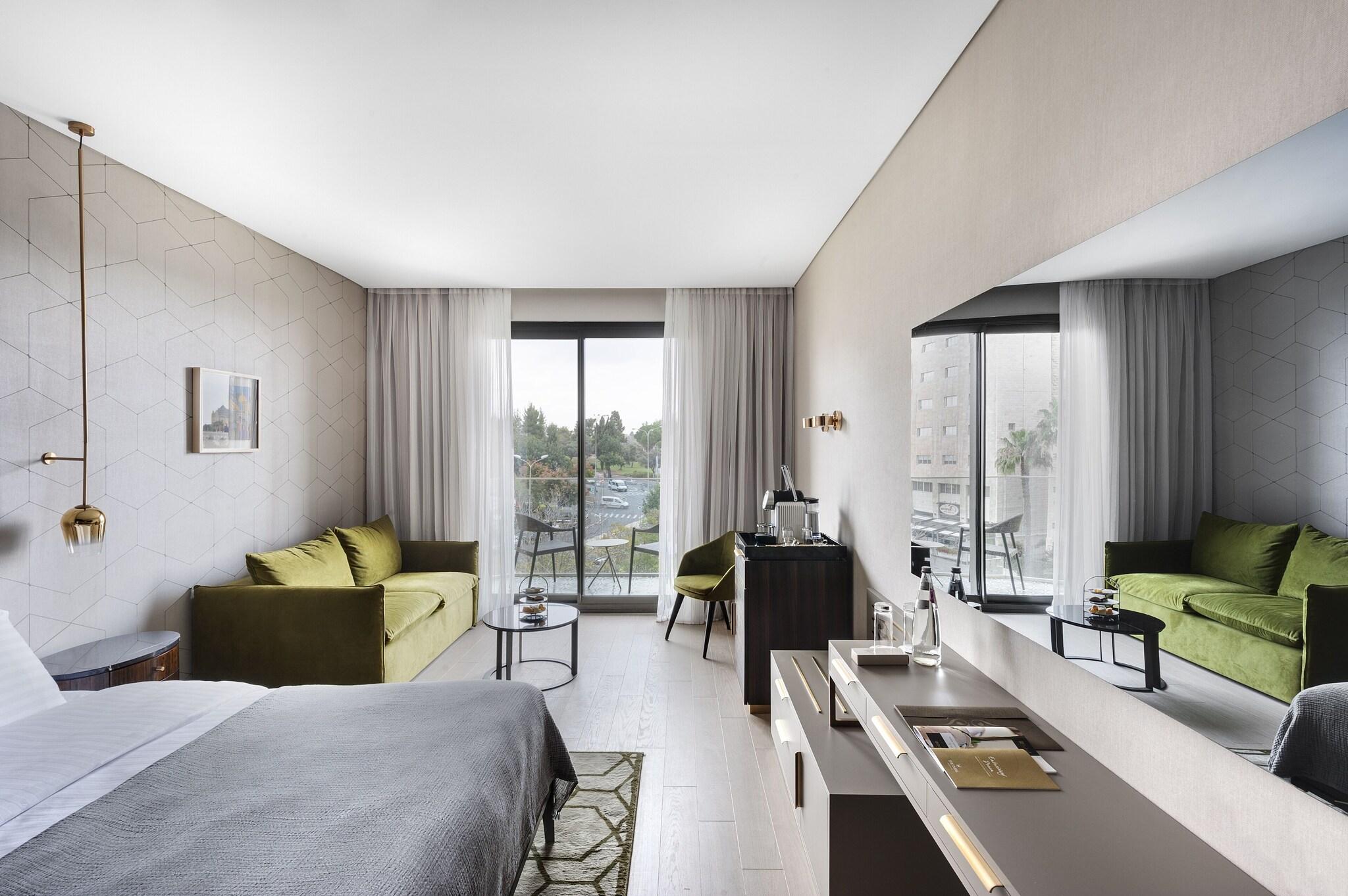 Twin Premium City View