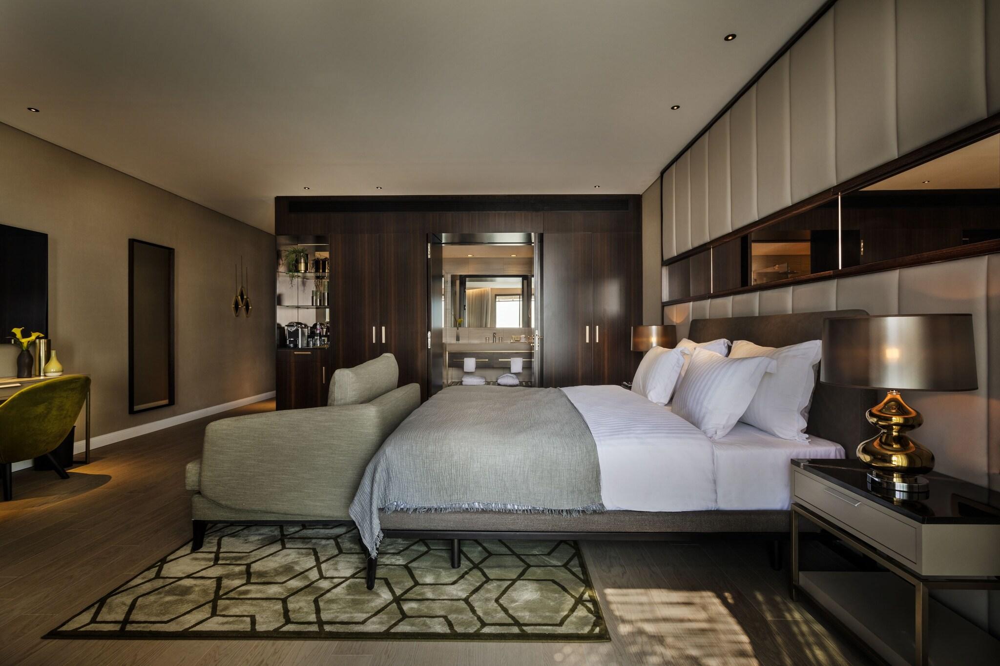 Single Premium City View