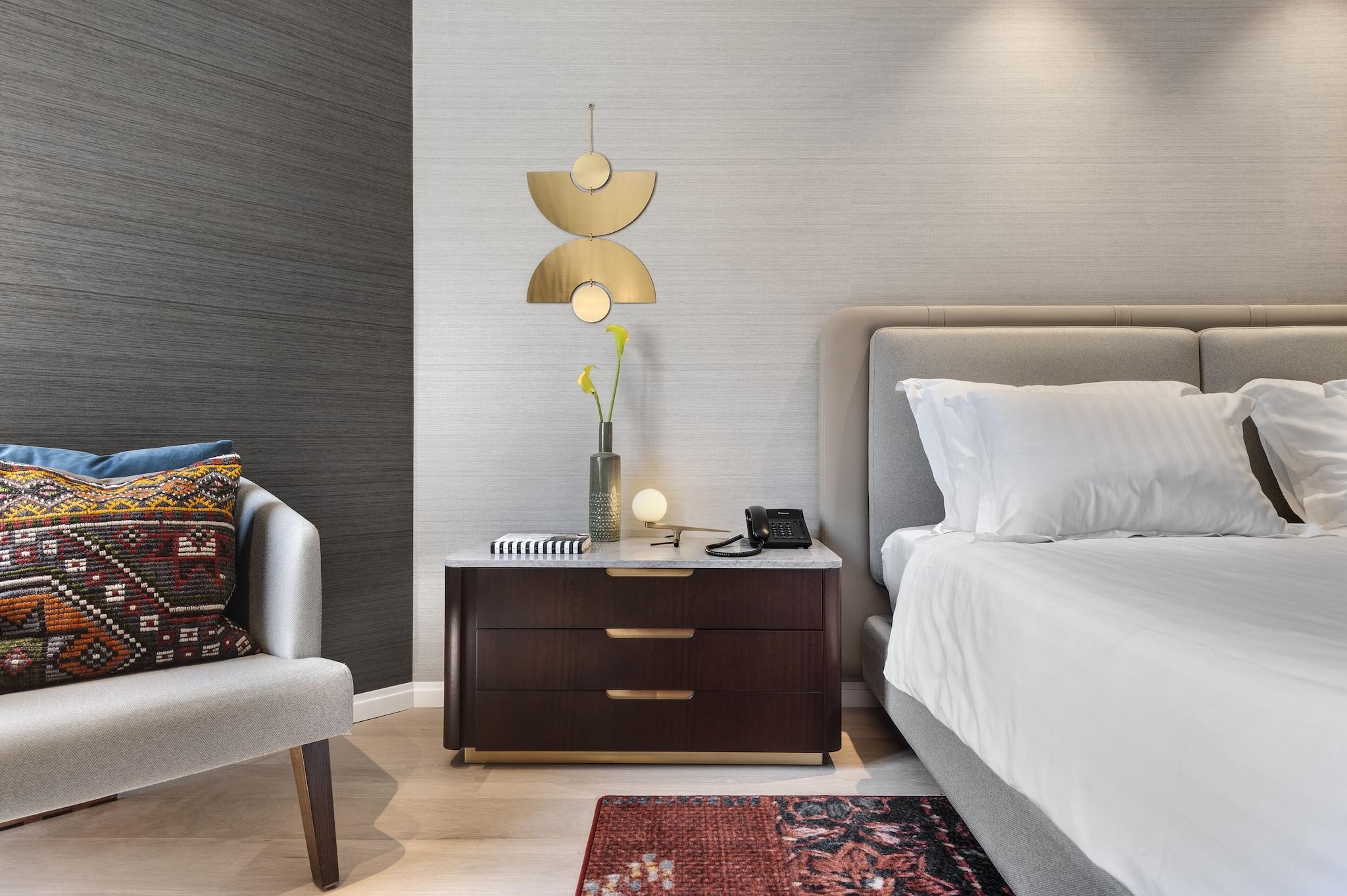 Room Connecting Room