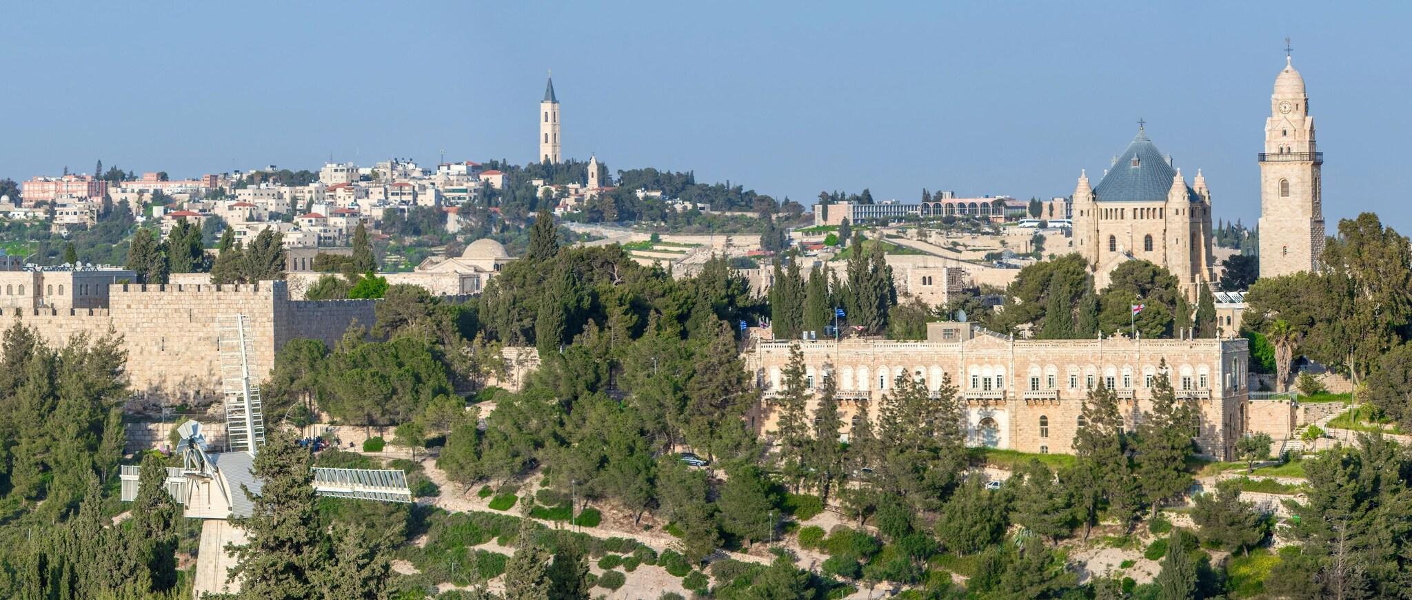 Twin Premium City View