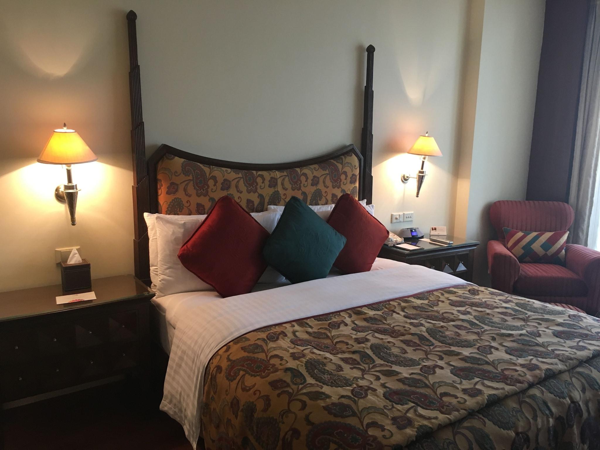 Double Club King Bed