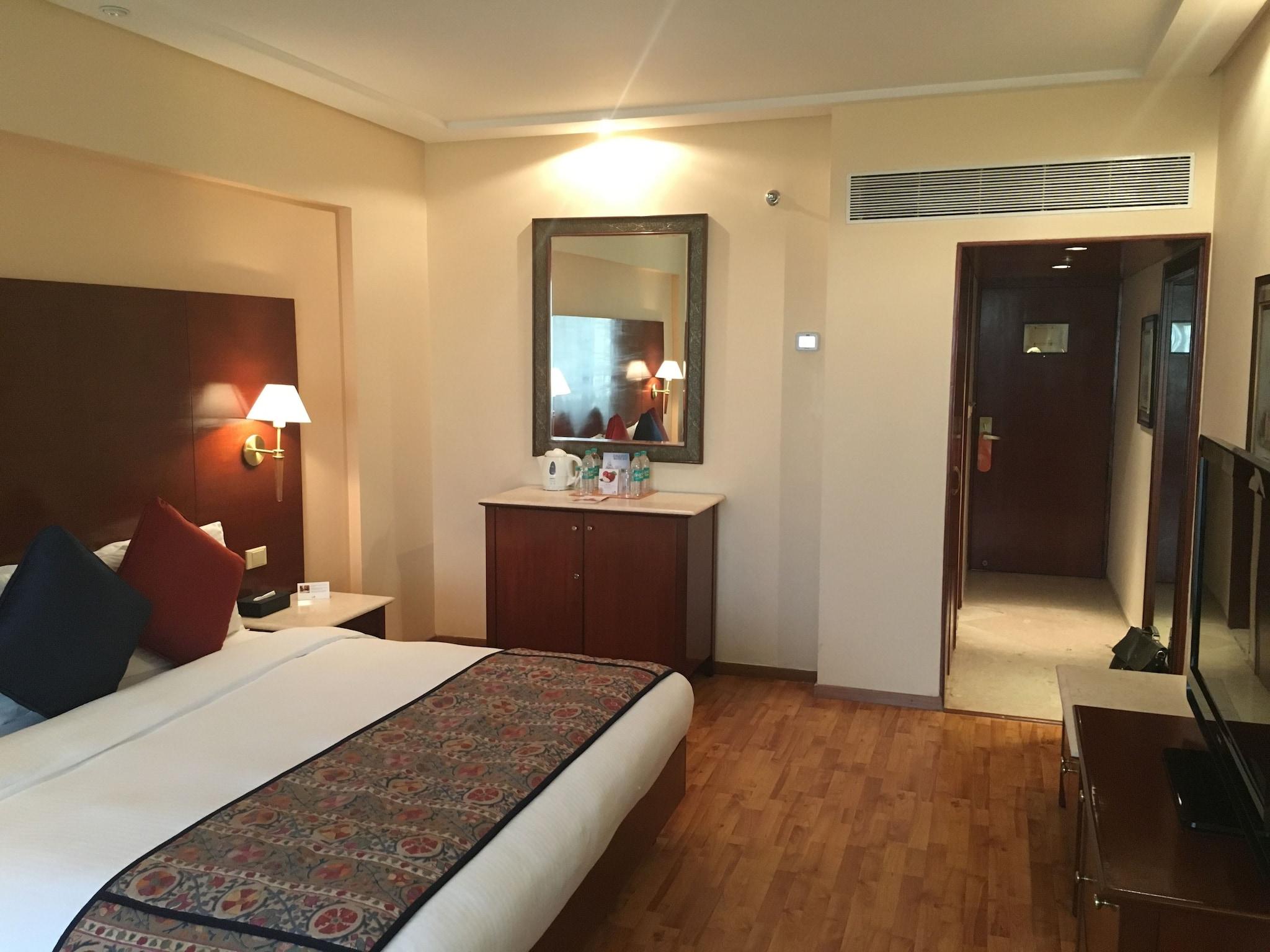 Double Club King Bed