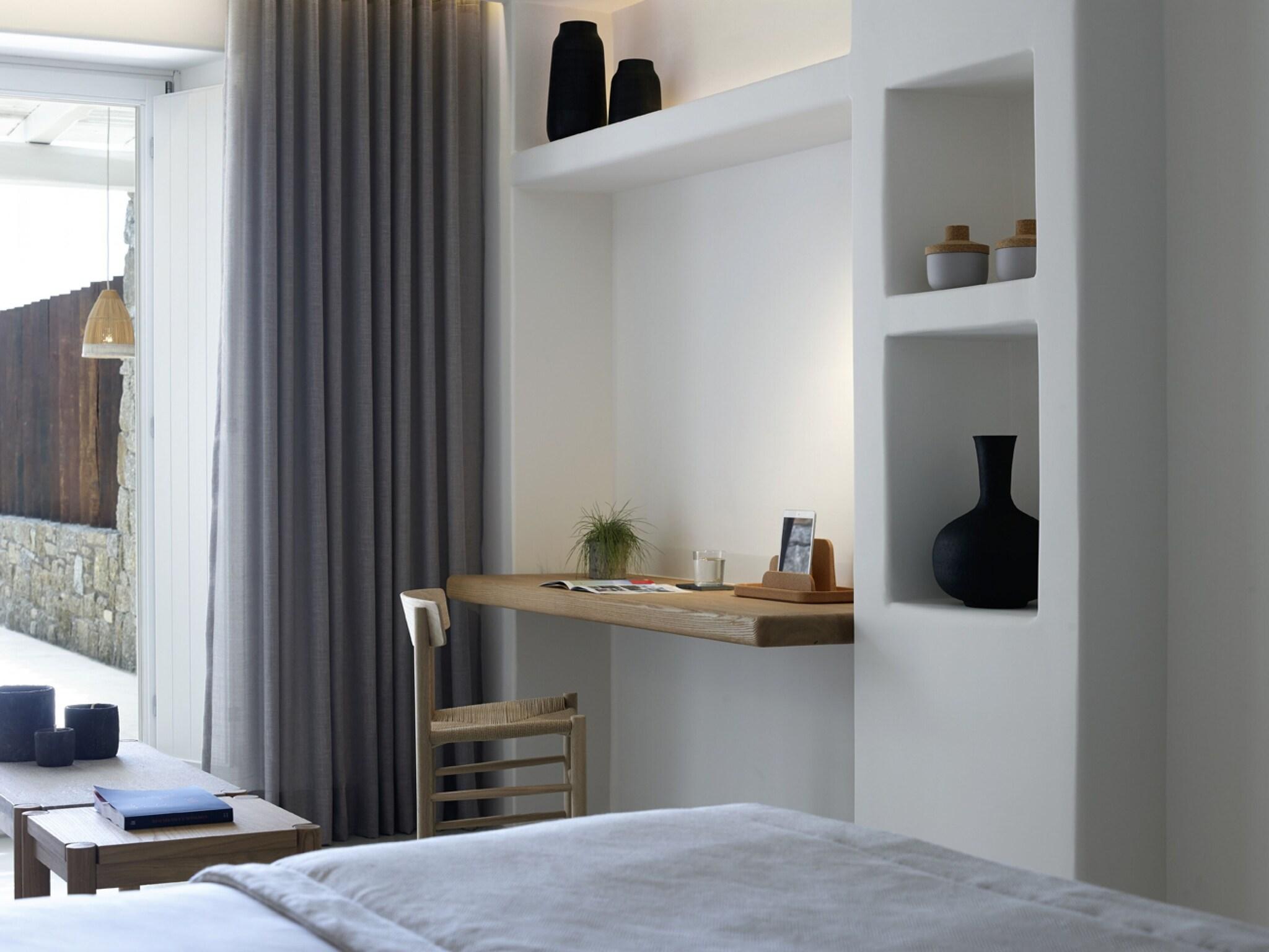 Suite Deluxe King Bed